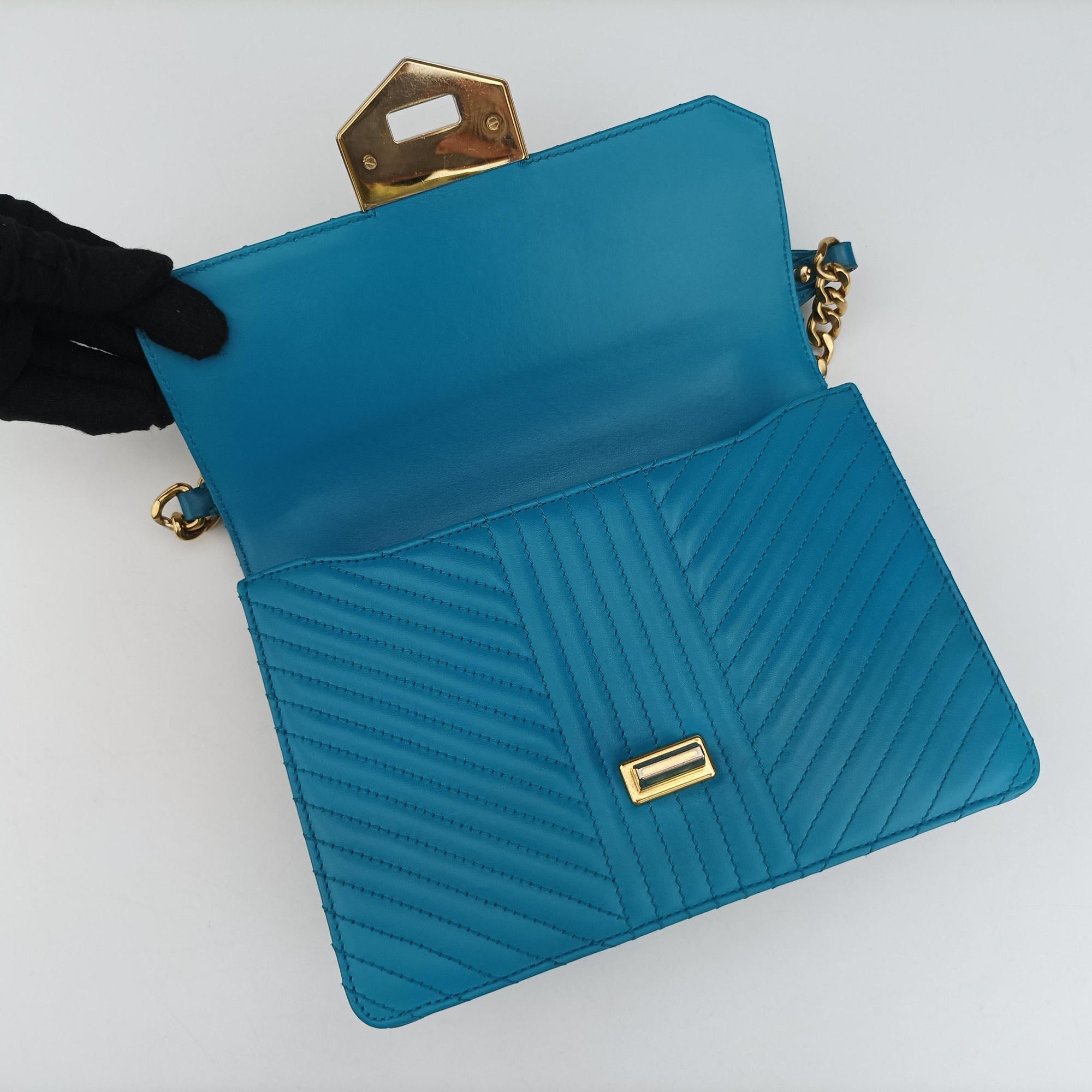 Pre-owned Prada Turn lock Chevron Impunture Autre Cuir Blue Leather  shoulderbag | stylenewstar