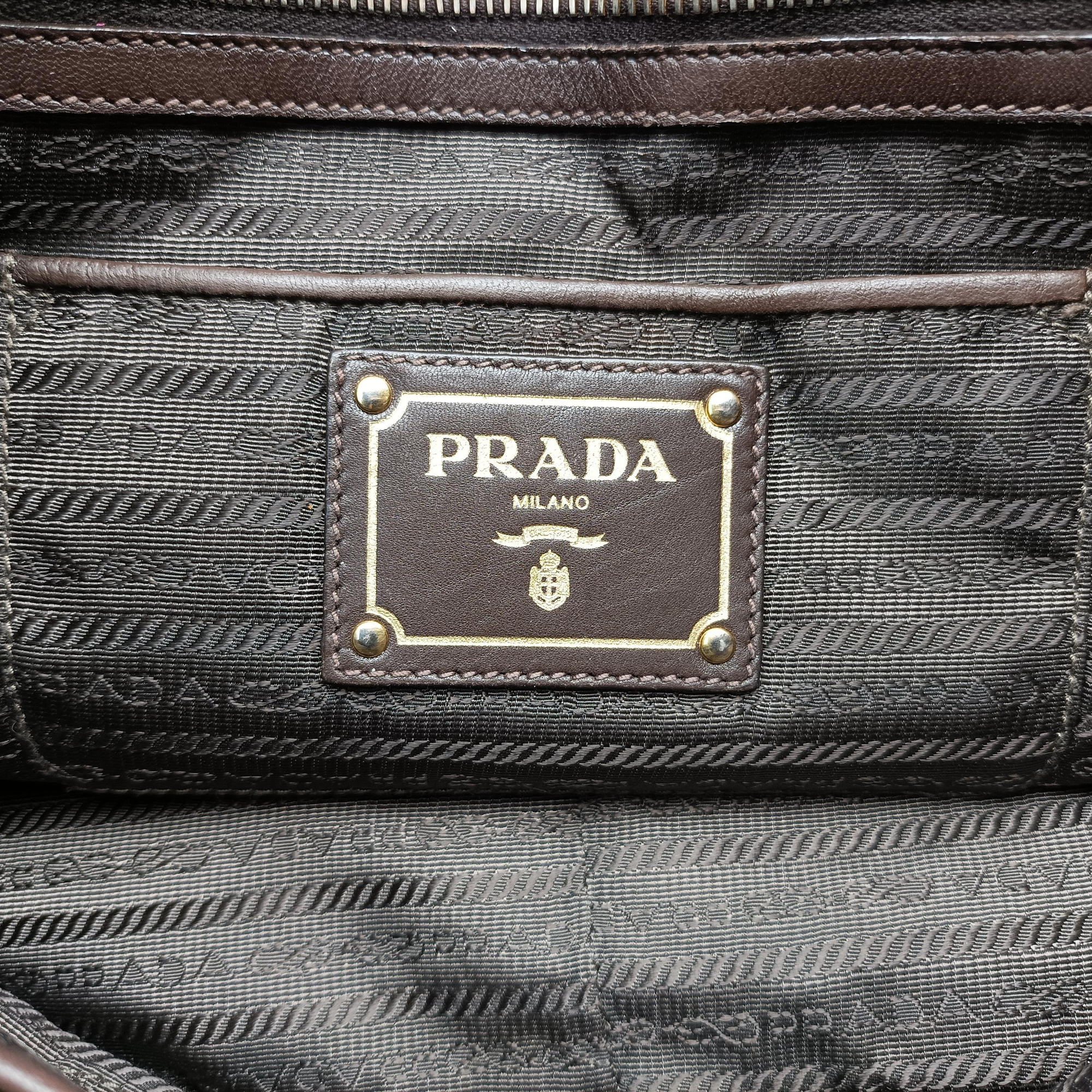 Pre-owned Prada Gaufre Green nylon BN1935 shoulderbag | stylenewstar