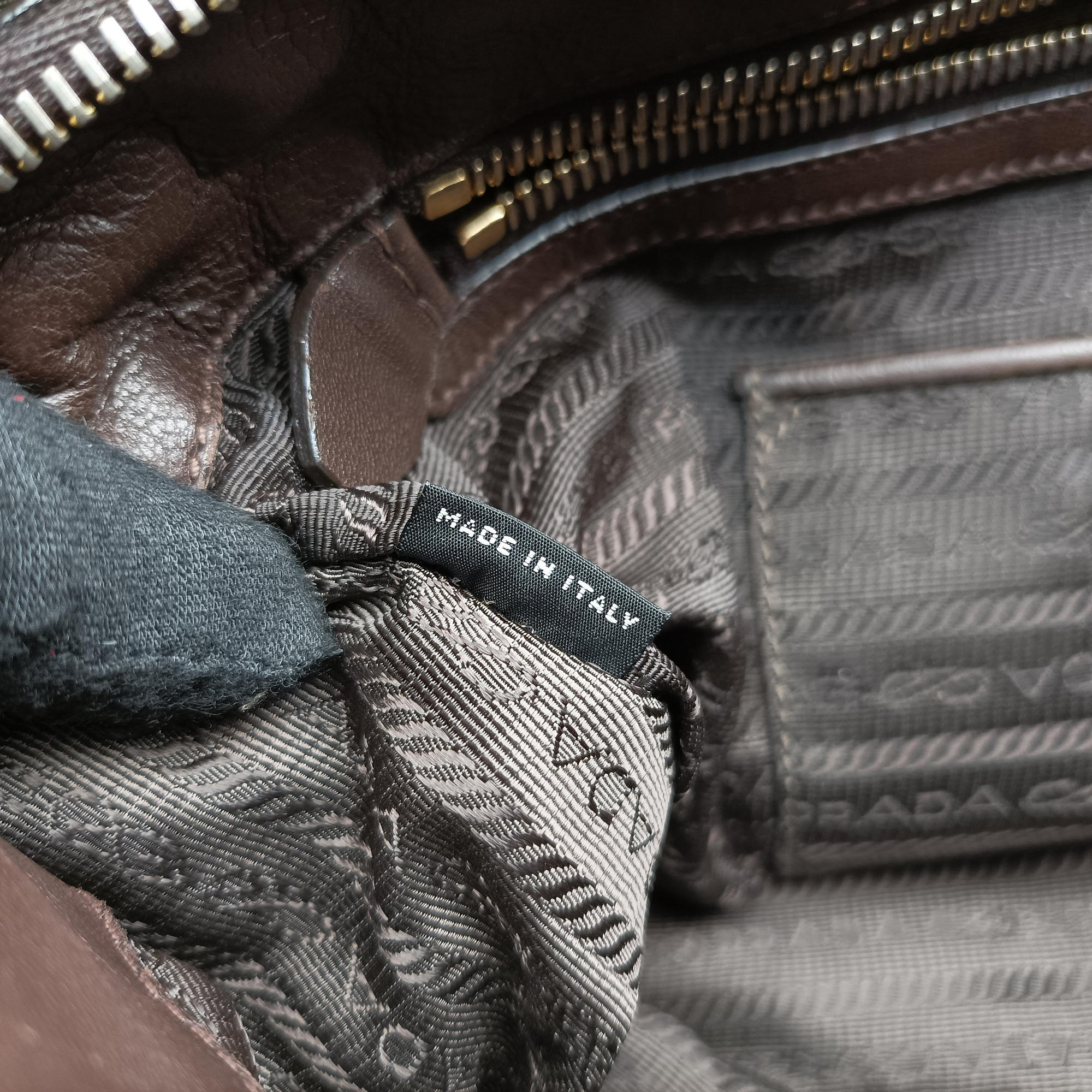 Pre-owned Prada Gaufre Green nylon BN1935 shoulderbag | stylenewstar