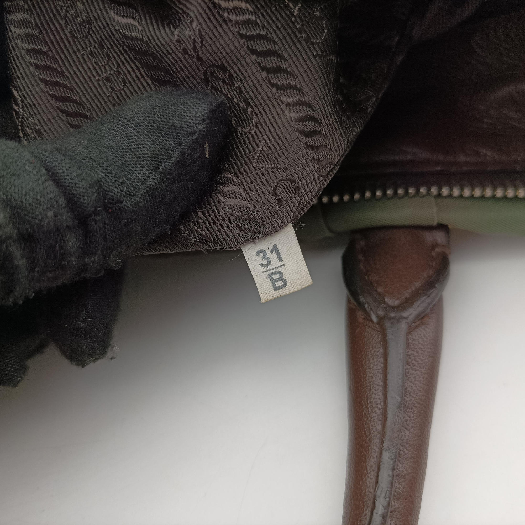Pre-owned Prada Gaufre Green nylon BN1935 shoulderbag | stylenewstar
