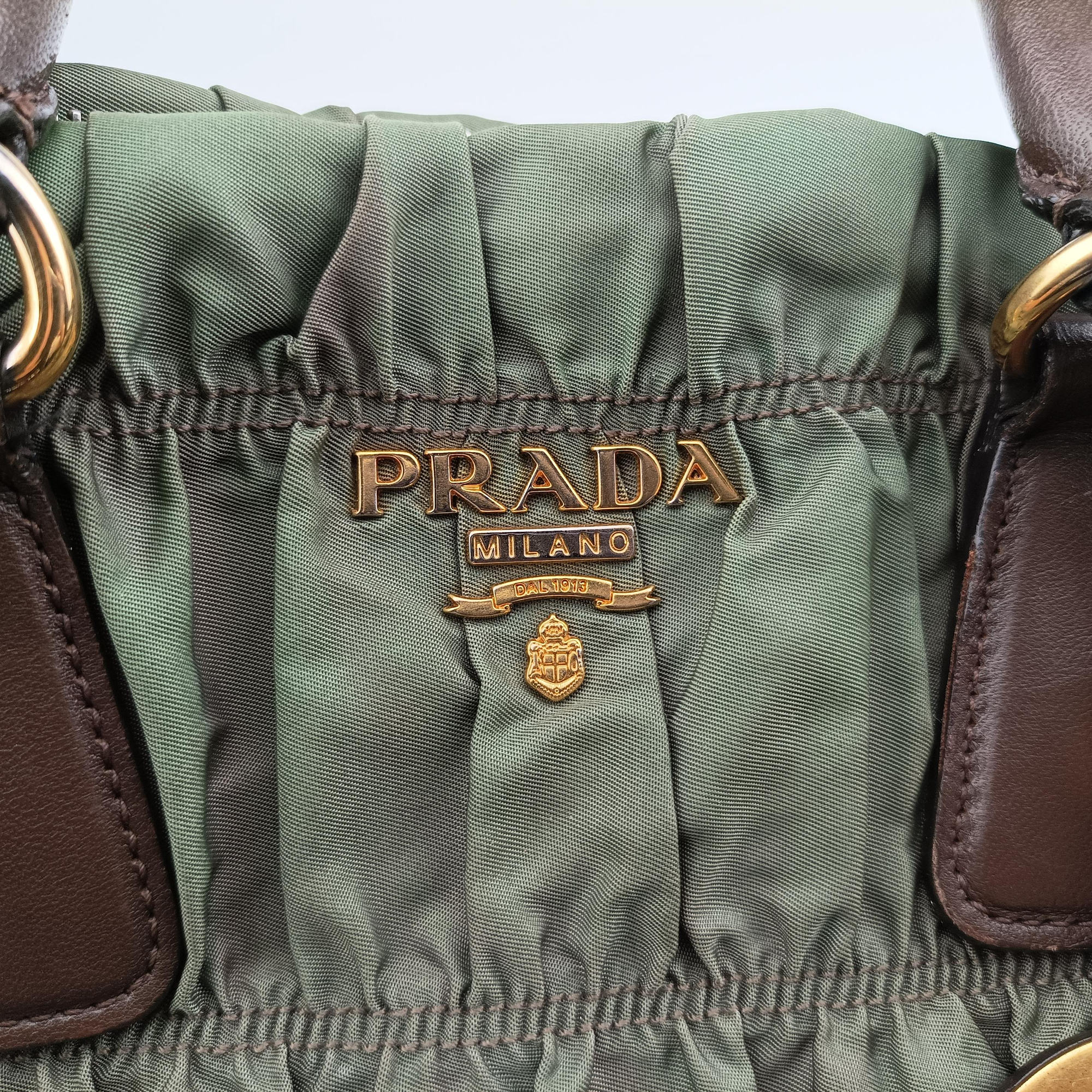 Pre-owned Prada Gaufre Green nylon BN1935 shoulderbag | stylenewstar