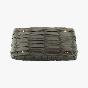 Pre-owned Prada Gaufre Green nylon BN1935 shoulderbag | stylenewstar