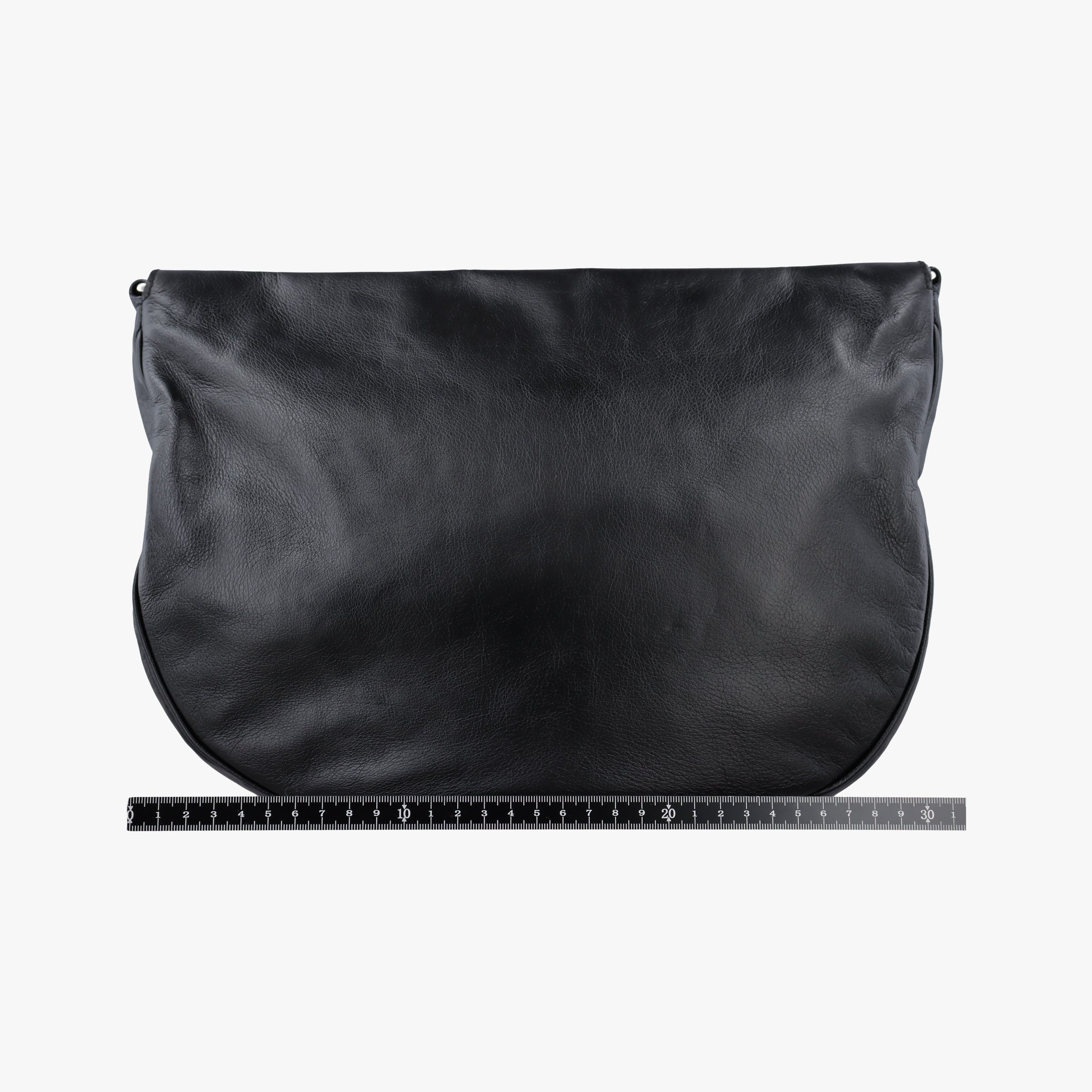 Pre-owned Gucci Romy Messenger Black Leather 177106 shoulderbag | stylenewstar