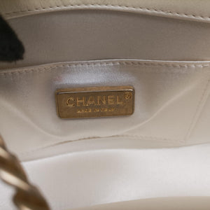Pre-owned Chanel CC Button Timeless Wristlet Clutch Bag White lambskin AS0178 shoulderbag | stylenewstar
