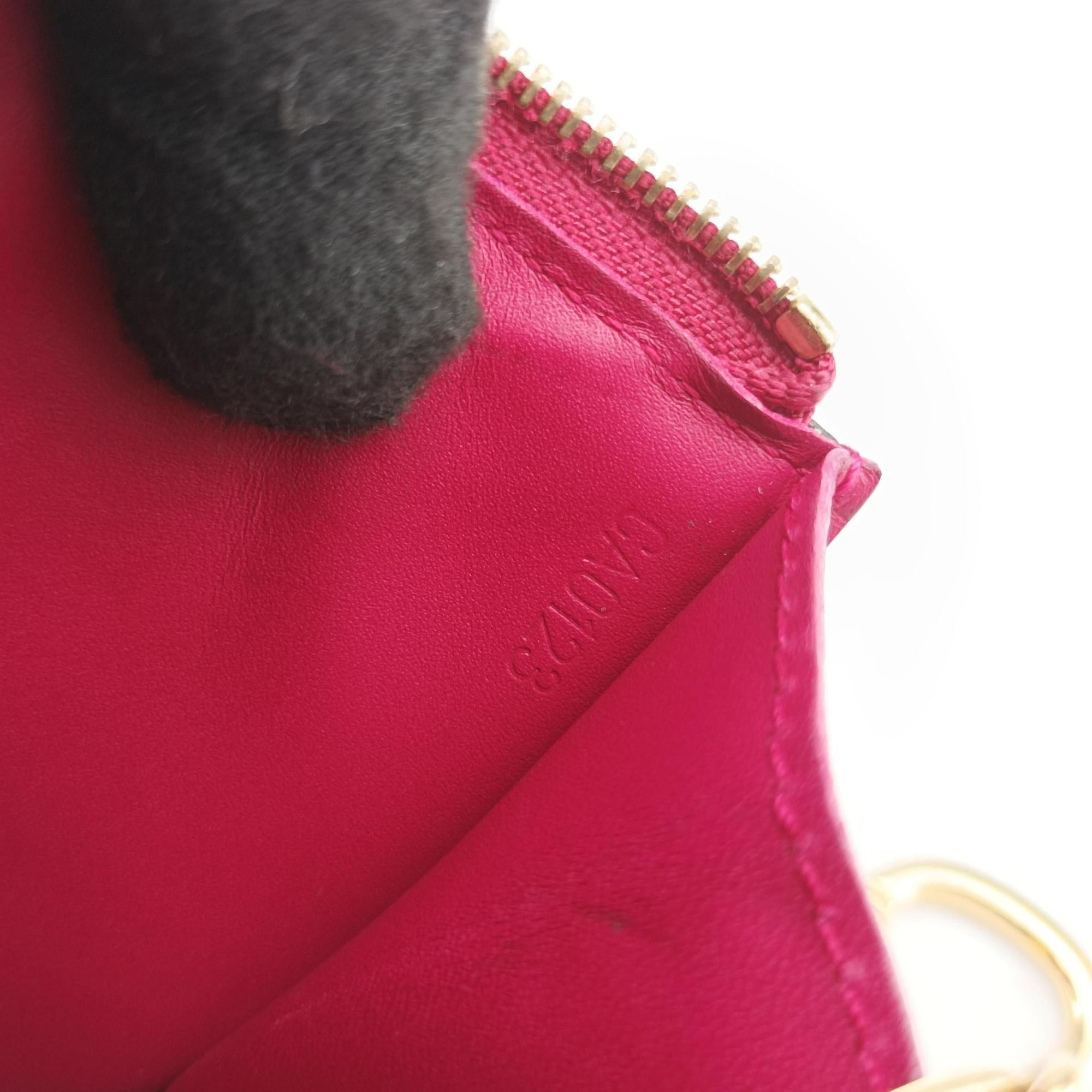 Vintage Louis Vuitton Pochette Cles Pomme d'Amour Vernis M93559 coinpurse | stylenewstar
