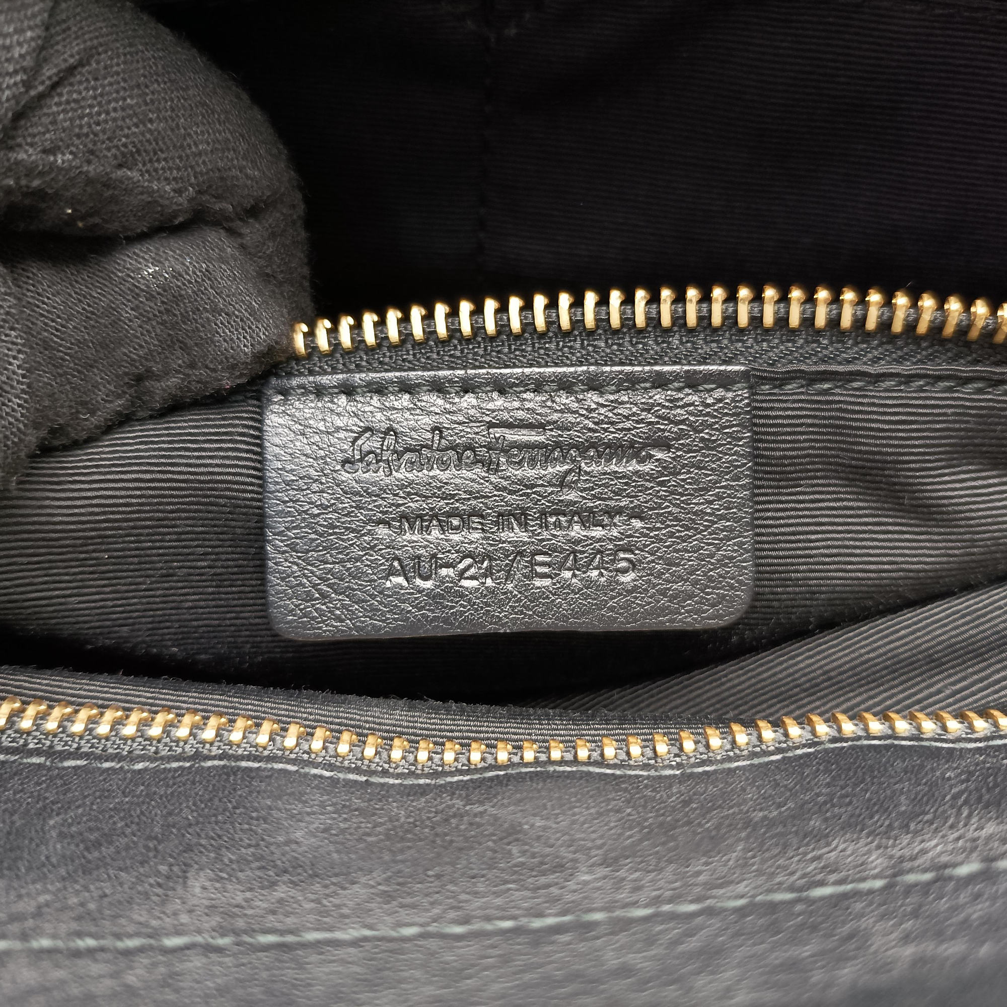 Secondhand Ferragamo Gancini Black Leather  shoulderbag | stylenewstar