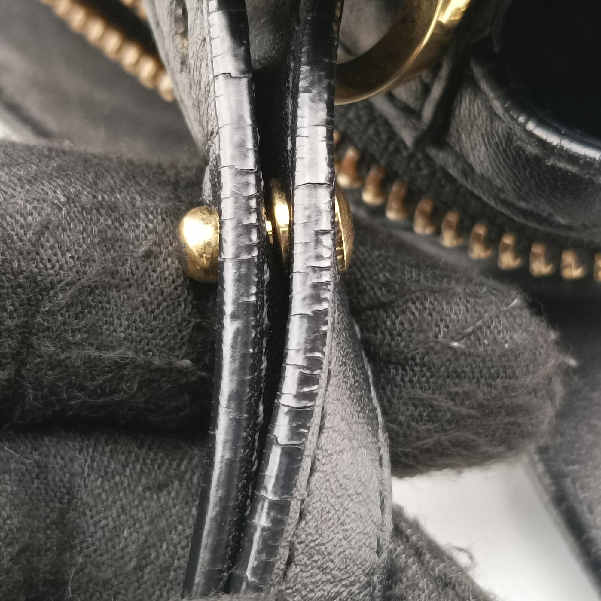Secondhand Ferragamo Gancini Black Leather  shoulderbag | stylenewstar