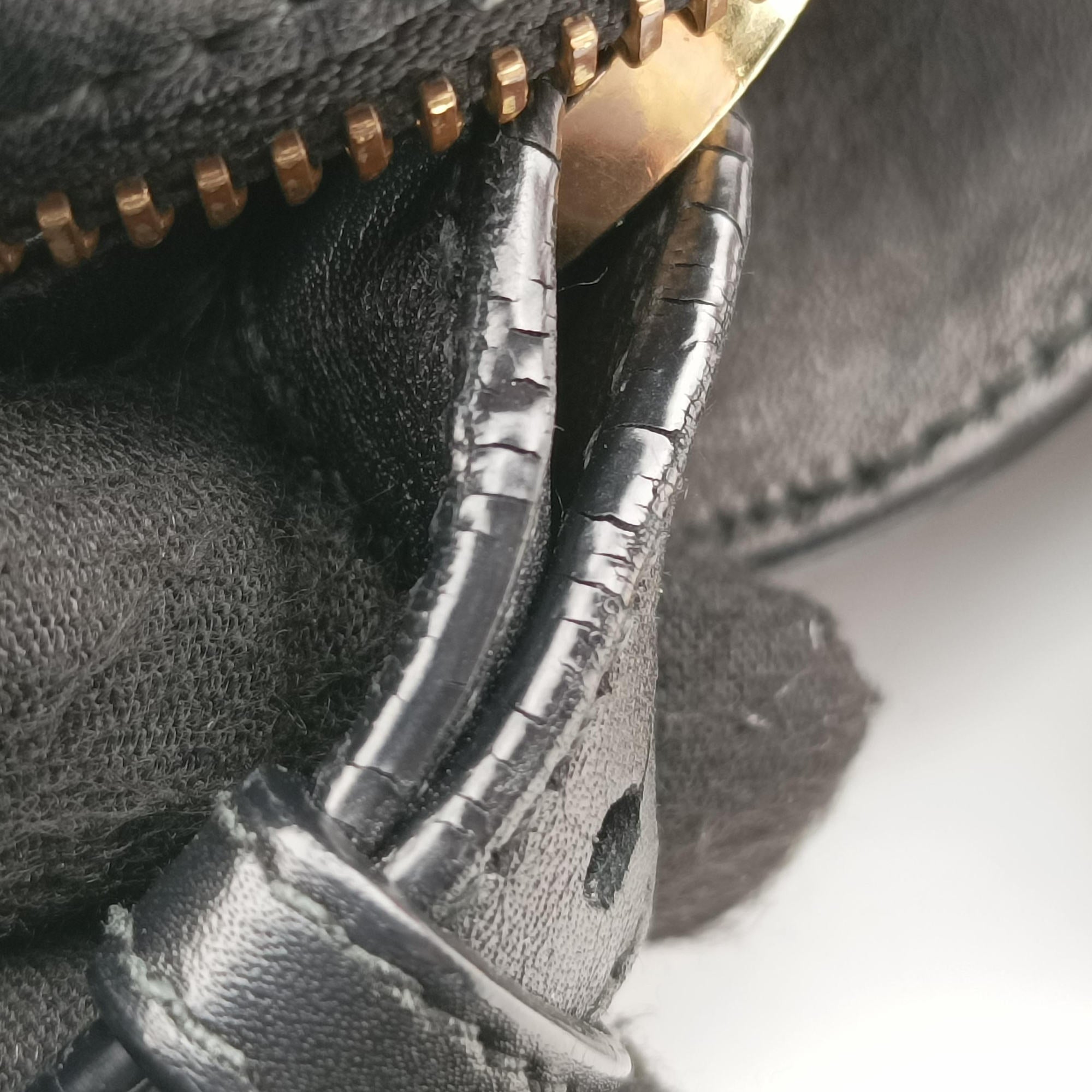 Secondhand Ferragamo Gancini Black Leather  shoulderbag | stylenewstar