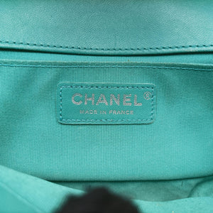 Pre-owned Chanel BOY CHANEL Green Leather A67085 shoulderbag | stylenewstar