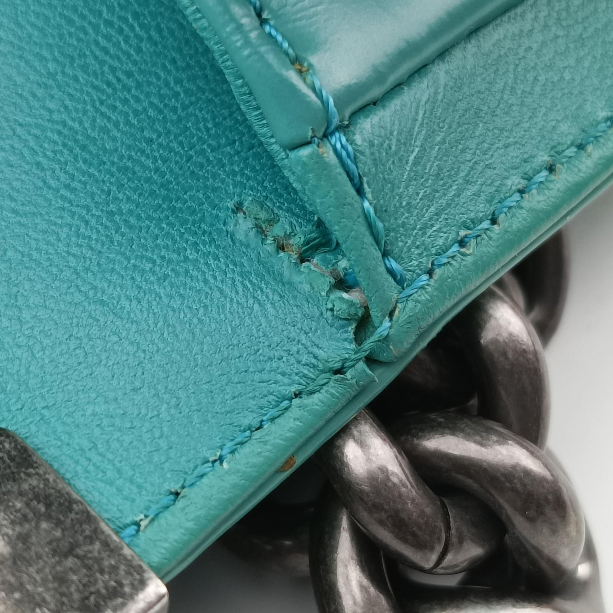 Pre-owned Chanel BOY CHANEL Green Leather A67085 shoulderbag | stylenewstar