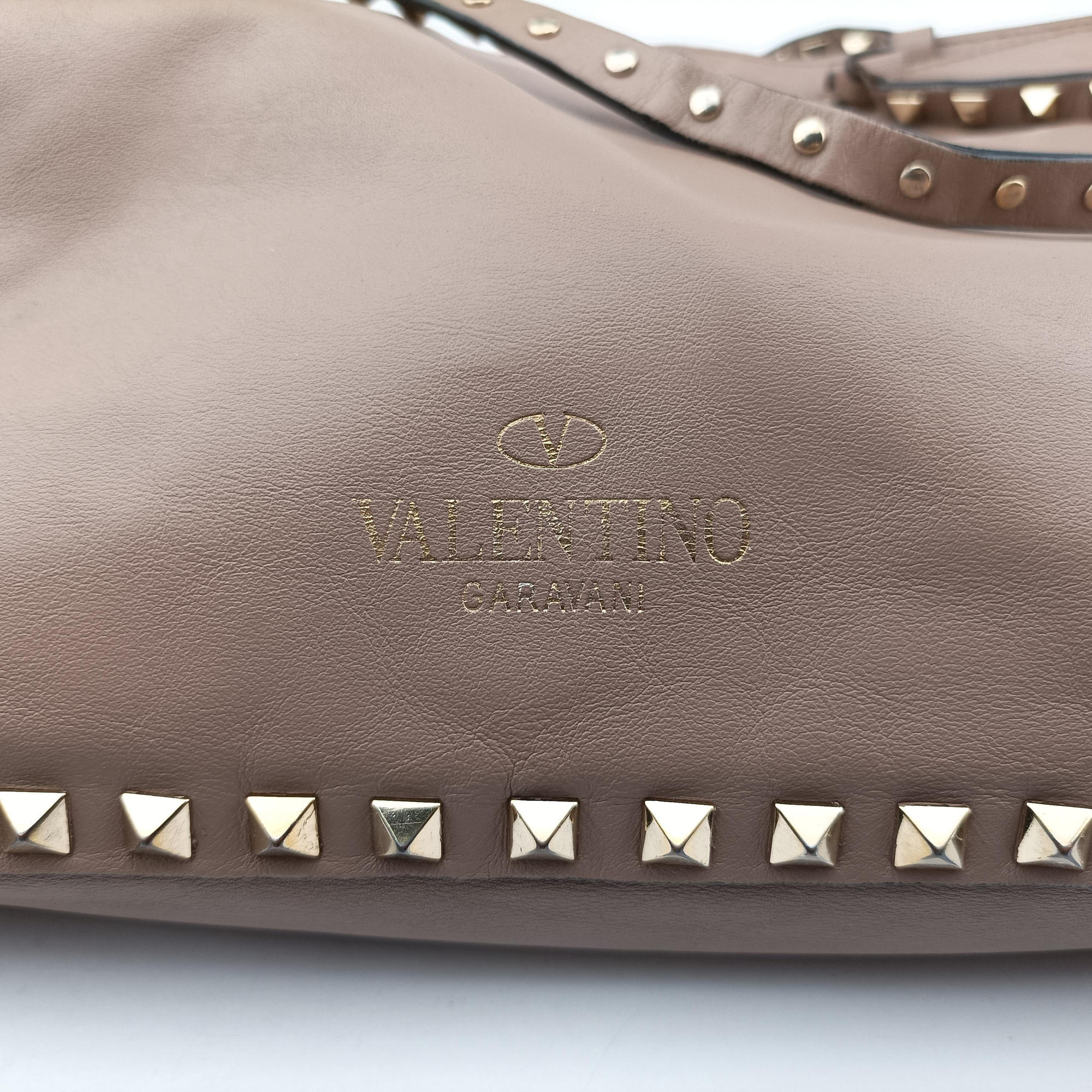 Pre-owned Valentino Rockstud Beige Leather  shoulderbag | stylenewstar