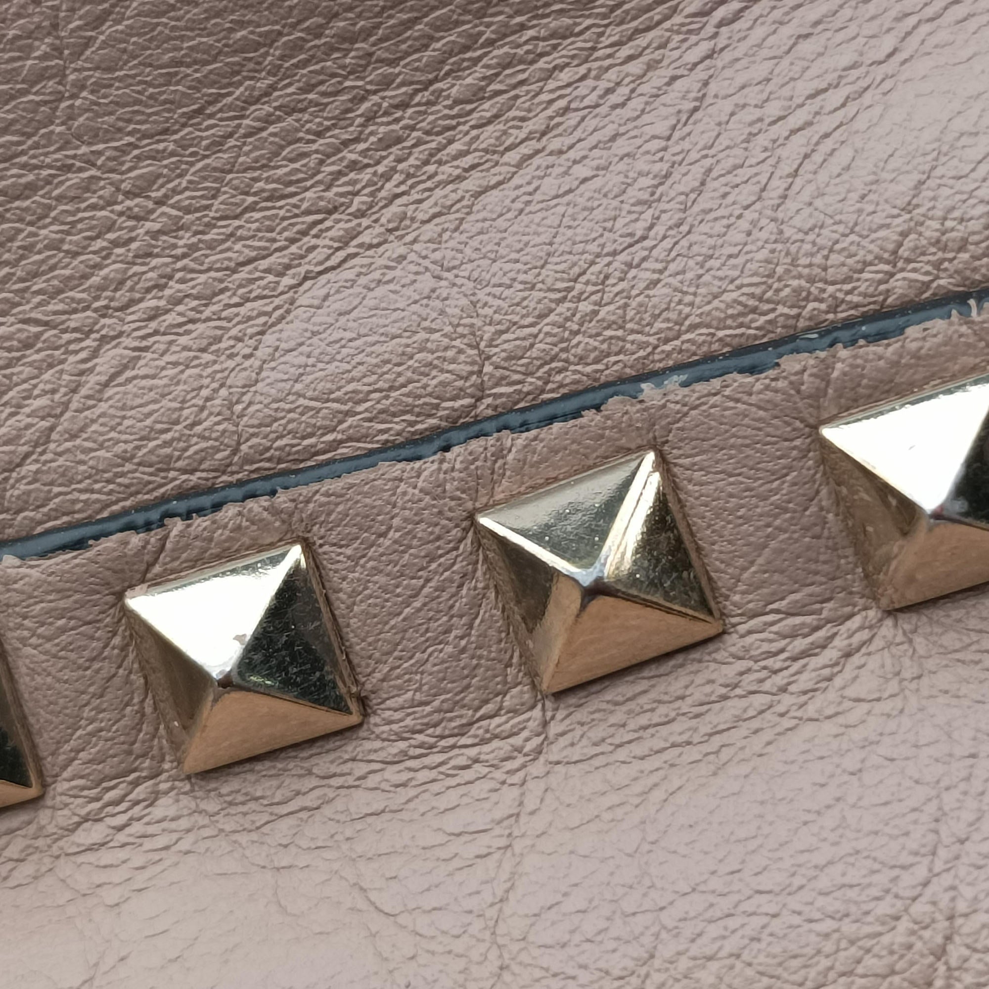 Pre-owned Valentino Rockstud Beige Leather  shoulderbag | stylenewstar