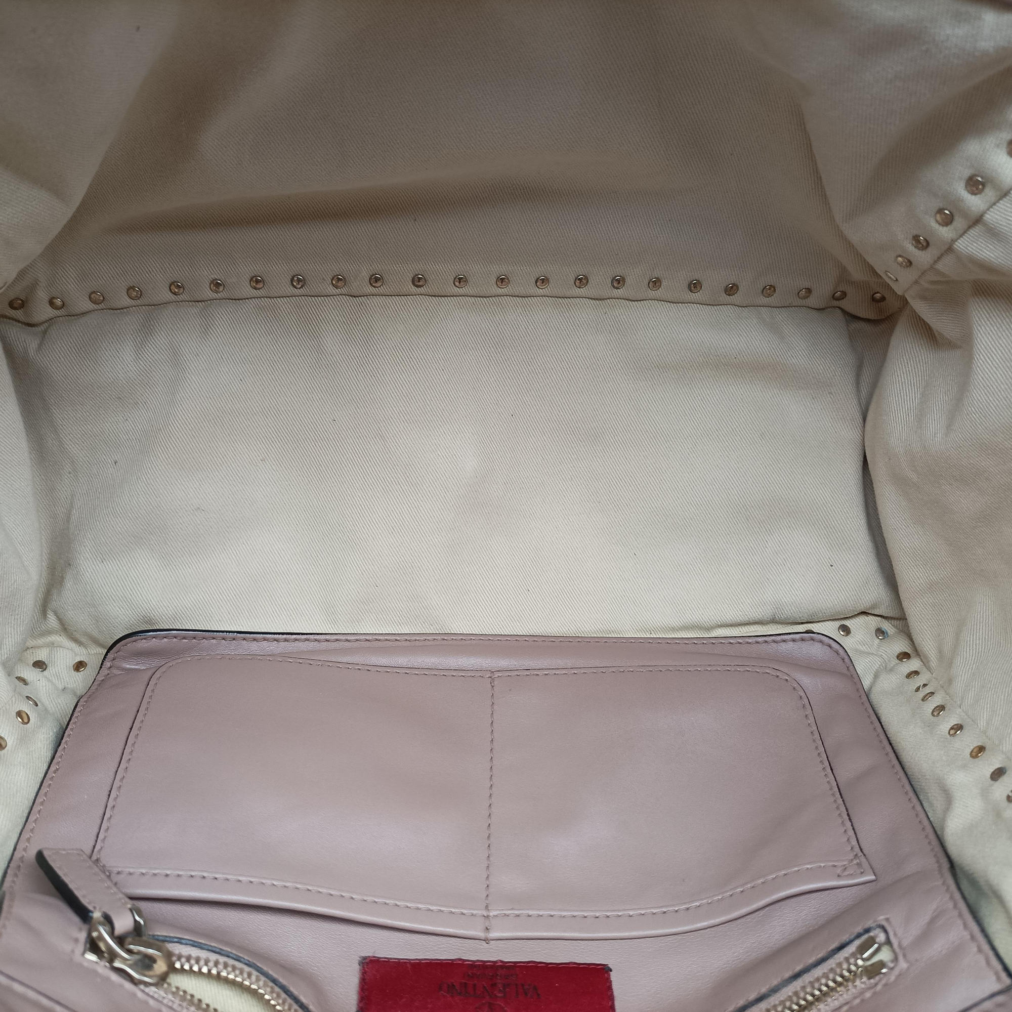 Pre-owned Valentino Rockstud Beige Leather  shoulderbag | stylenewstar