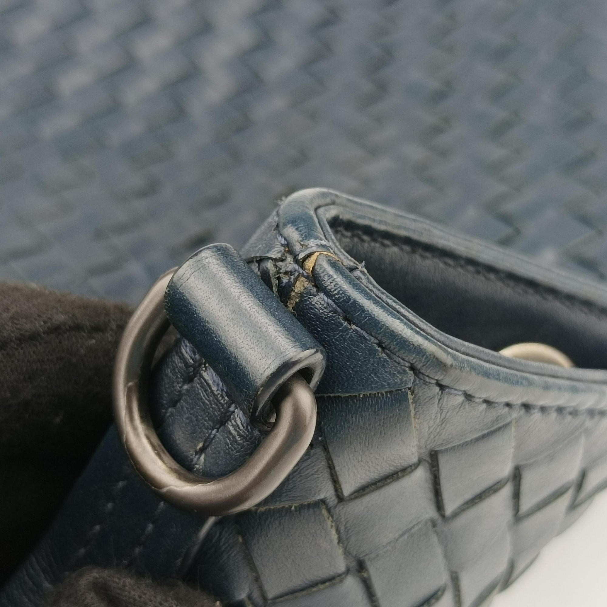 Secondhand Bottega Veneta Intrecciato Navy lambskin  shoulderbag | stylenewstar