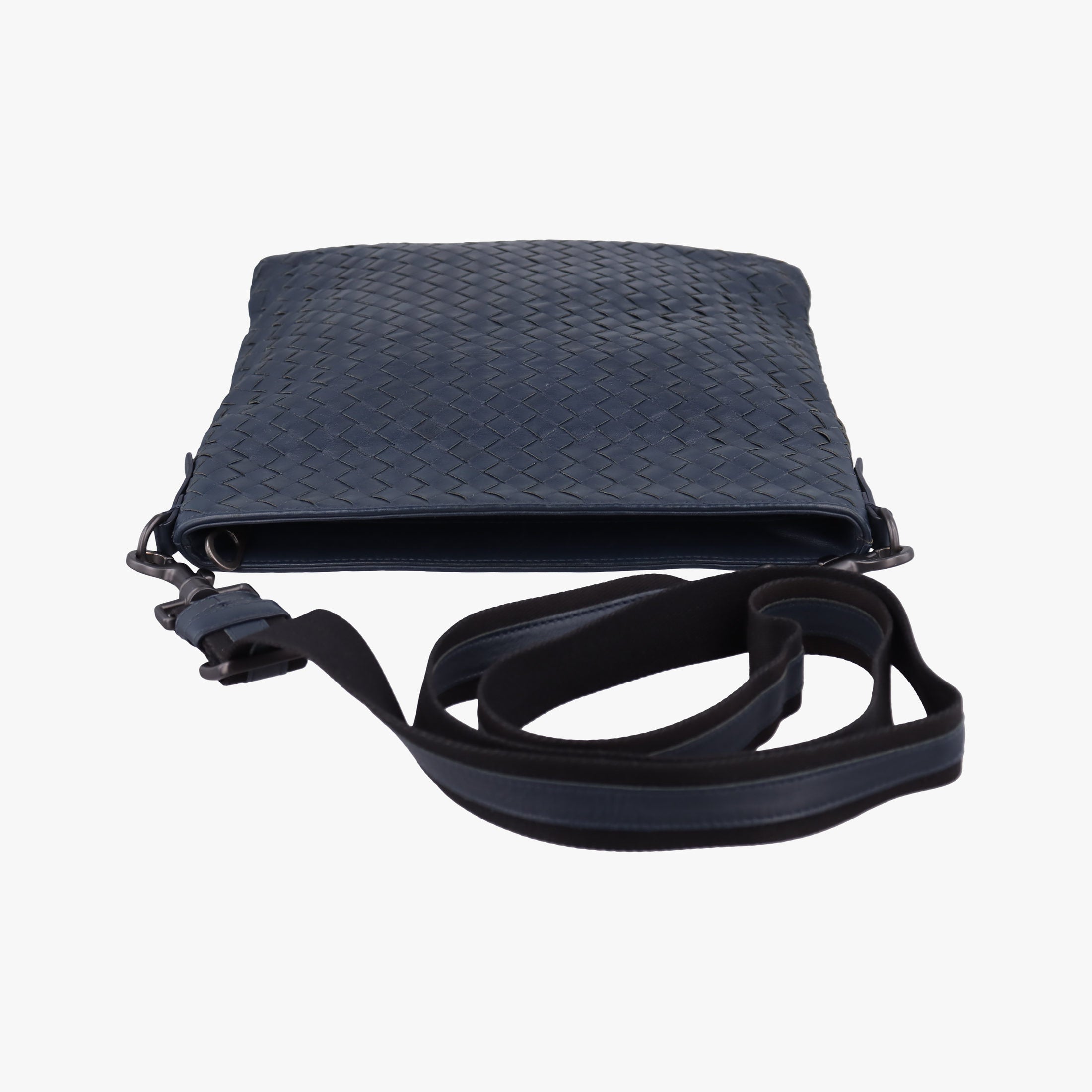 Secondhand Bottega Veneta Intrecciato Navy lambskin  shoulderbag | stylenewstar