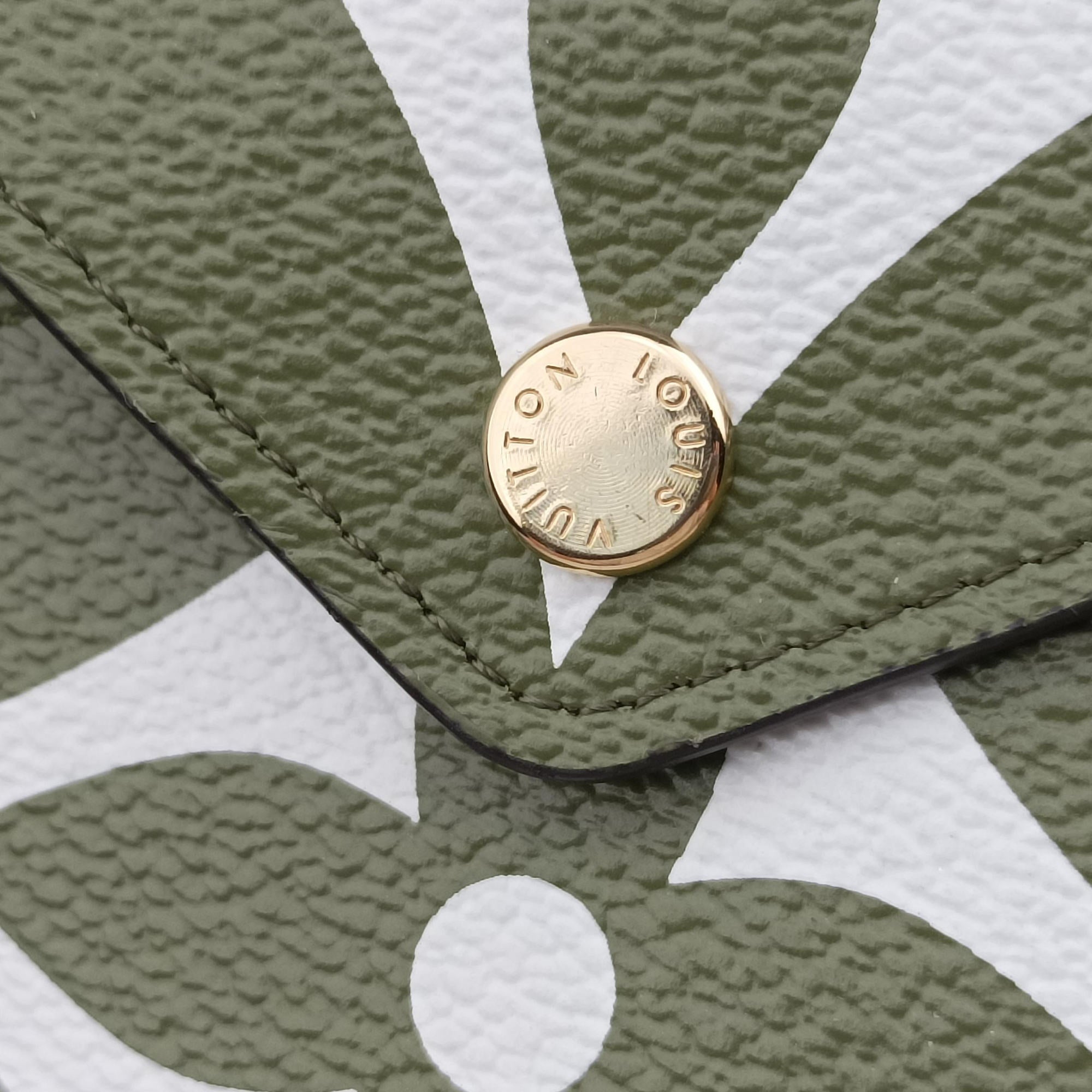 Pre-owned Louis Vuitton Pochette Kirigami Green×Multicolor Monogram Giant M67600 clutchbag | stylenewstar