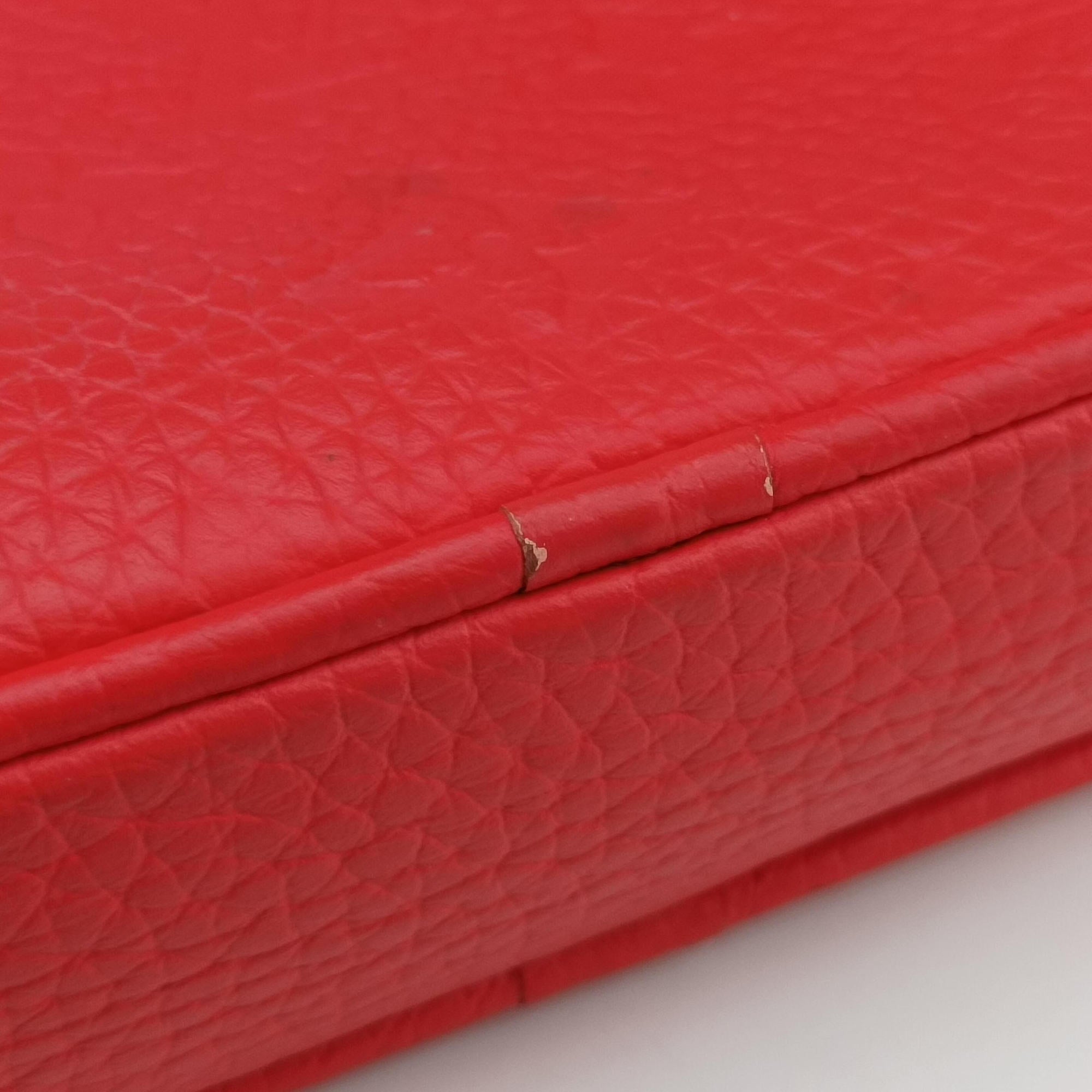 Pre-owned Louis Vuitton Pochette Volga Red Monogram Empreinte M53555 clutchbag | stylenewstar