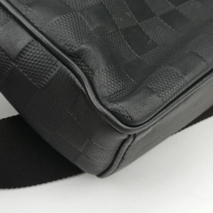 Vintage Louis Vuitton District PM Noir Damier Infini Leather N41033 shoulderbag | stylenewstar