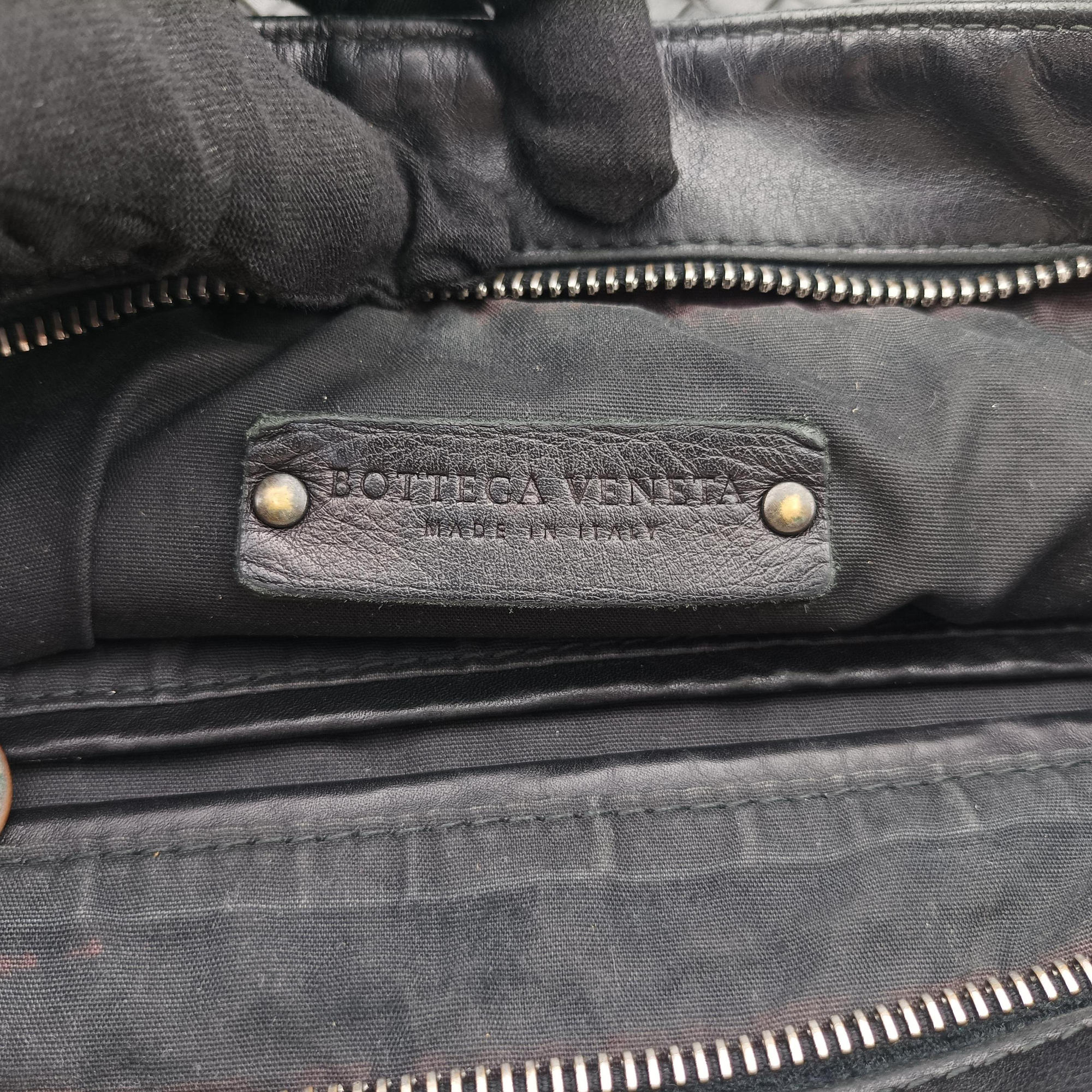 Vintage Bottega Veneta Intrecciato Black lambskin  shoulderbag | stylenewstar