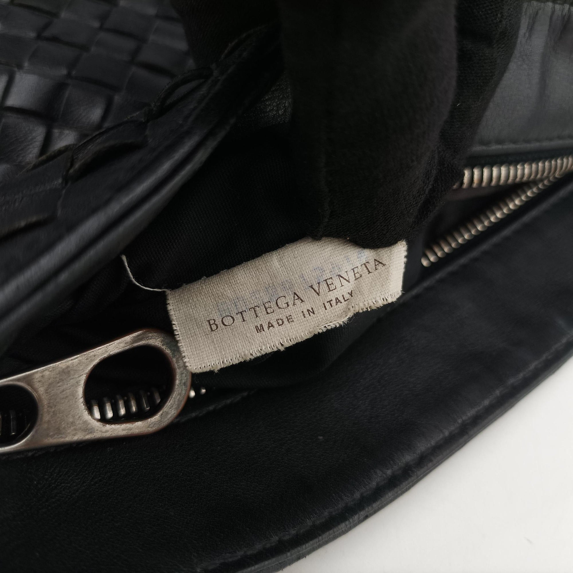 Vintage Bottega Veneta Intrecciato Black lambskin  shoulderbag | stylenewstar