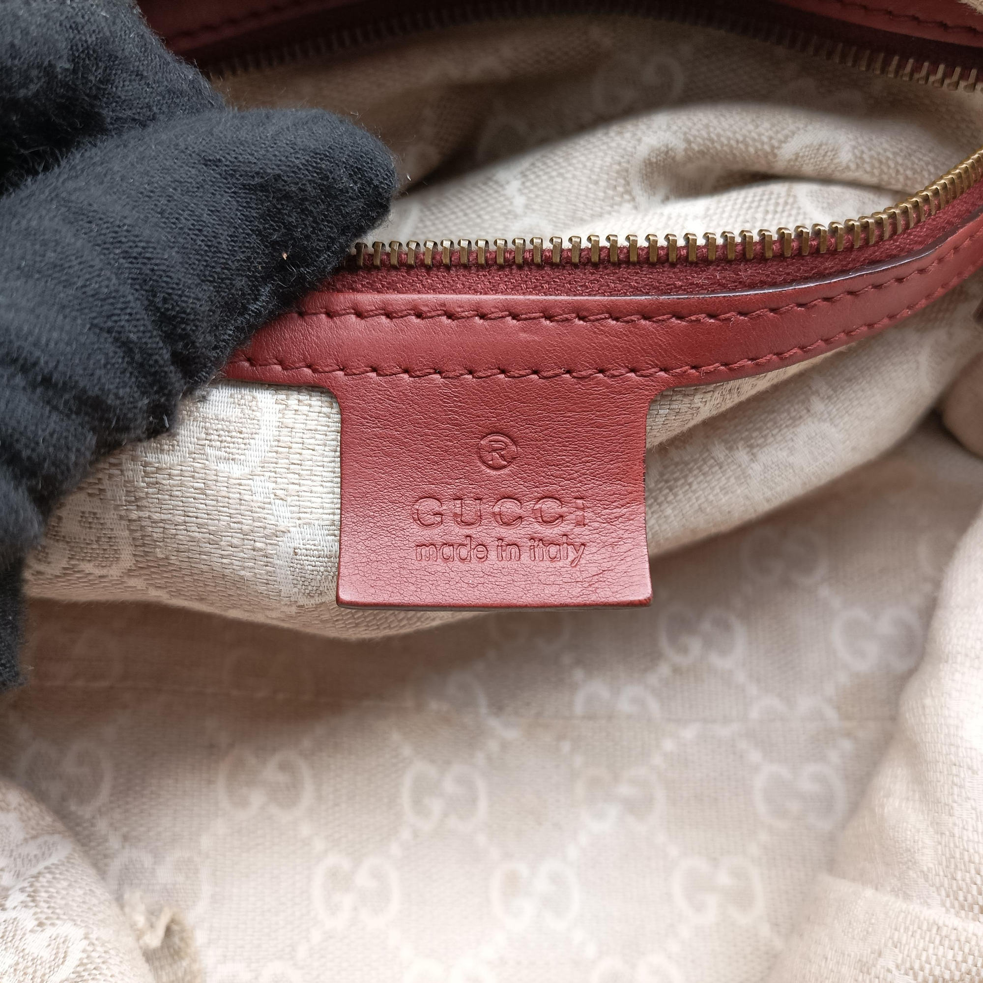 Secondhand Gucci Soft Stirrup Burgundy Leather 296856 shoulderbag | stylenewstar