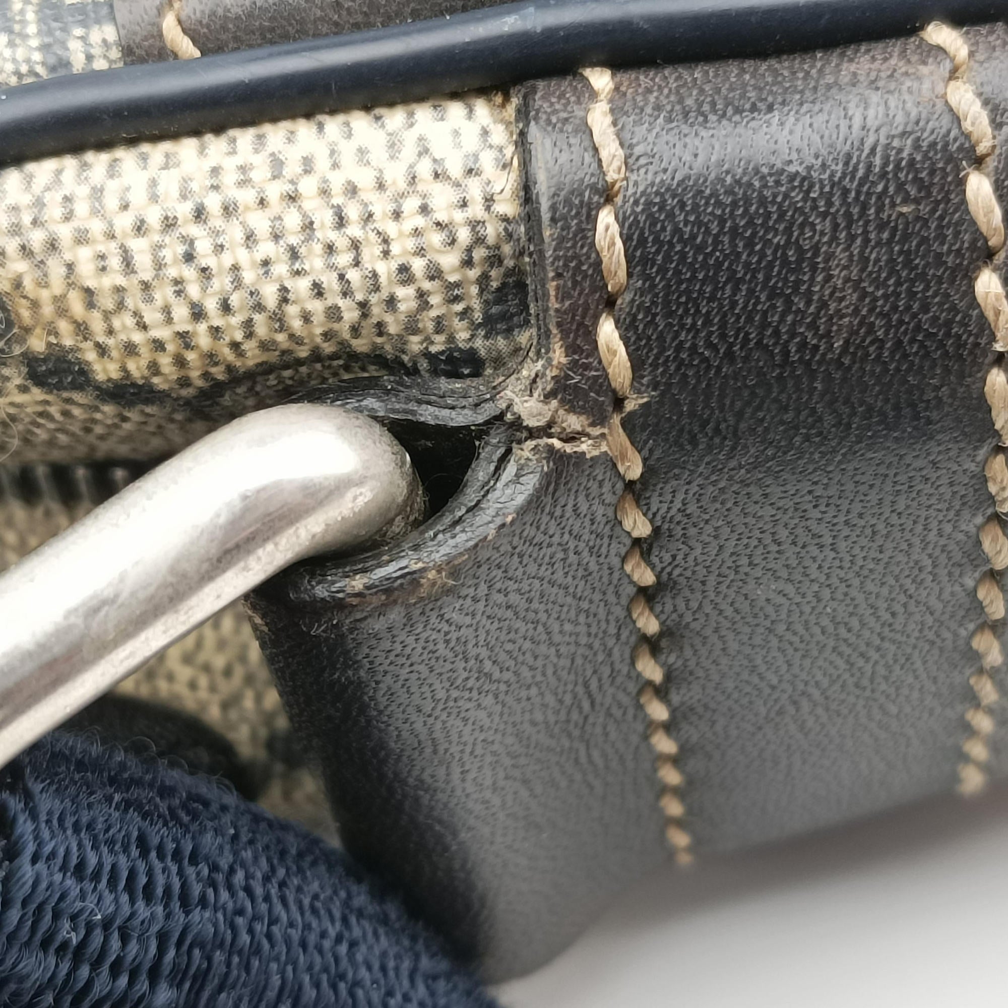 Vintage Gucci GG Supreme Messenger Beige × Navy PVC coated canvas×leather 201448 shoulderbag | stylenewstar