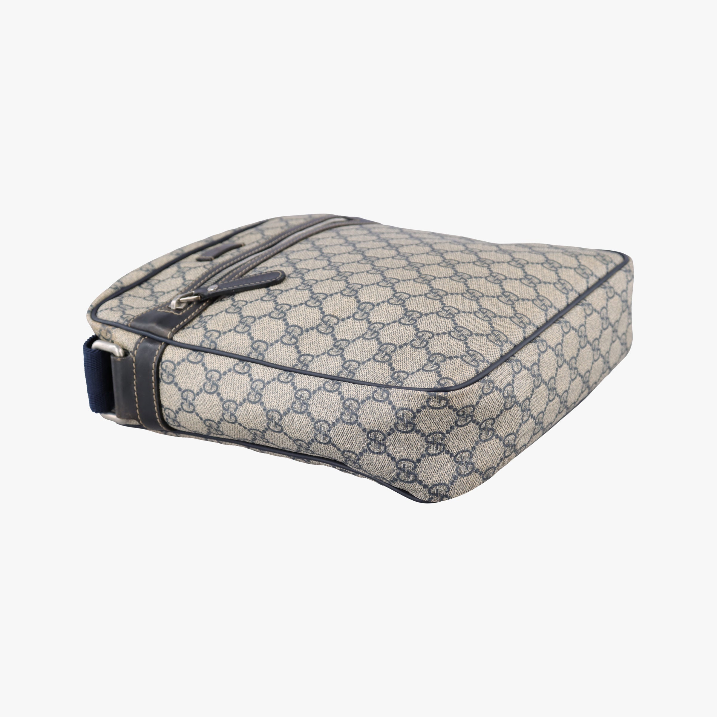 Vintage Gucci GG Supreme Messenger Beige × Navy PVC coated canvas×leather 201448 shoulderbag | stylenewstar