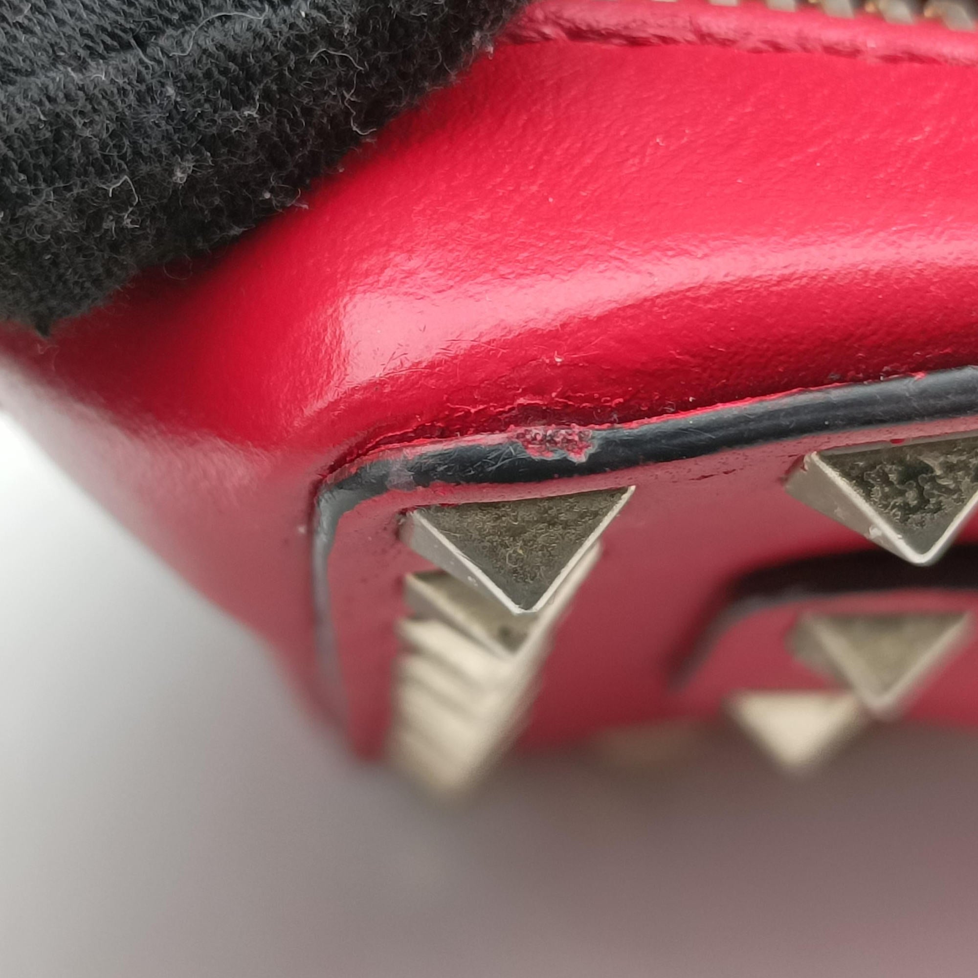 Pre-owned Valentino Rockstud Red Leather  shoulderbag | stylenewstar