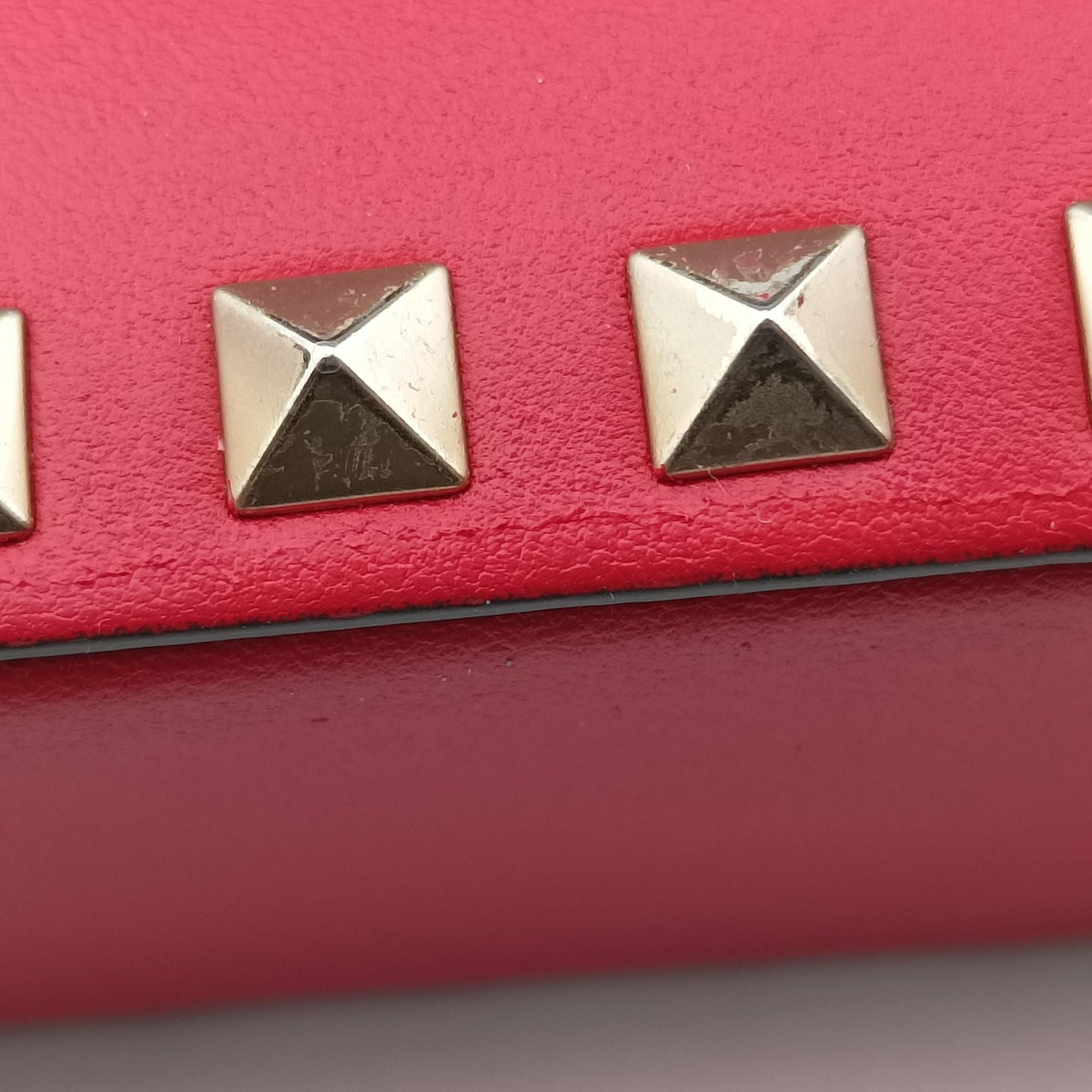 Pre-owned Valentino Rockstud Red Leather  shoulderbag | stylenewstar