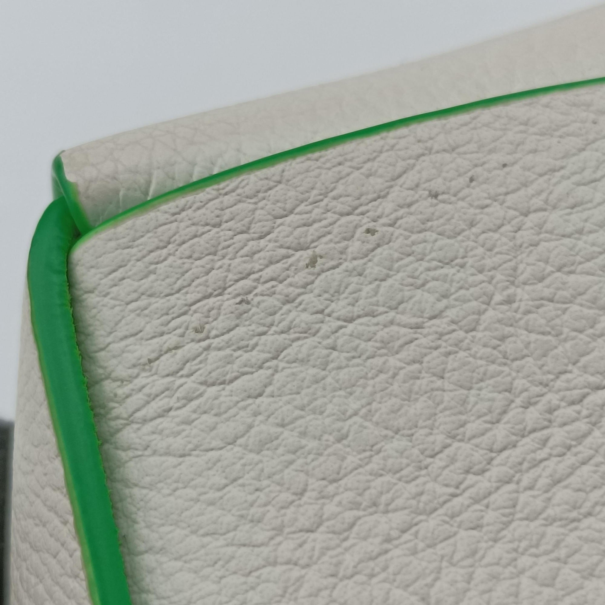 Vintage Bottega Veneta candy cassette White×green Leather  shoulderbag | stylenewstar