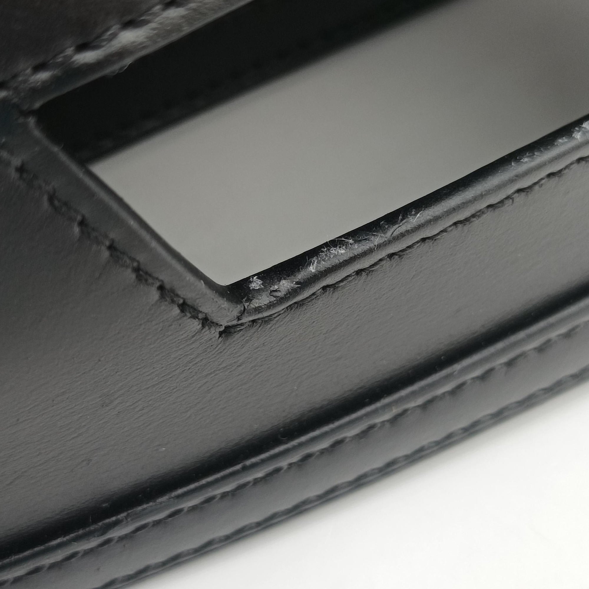 Secondhand Loewe Barcelona Black Leather  shoulderbag | stylenewstar
