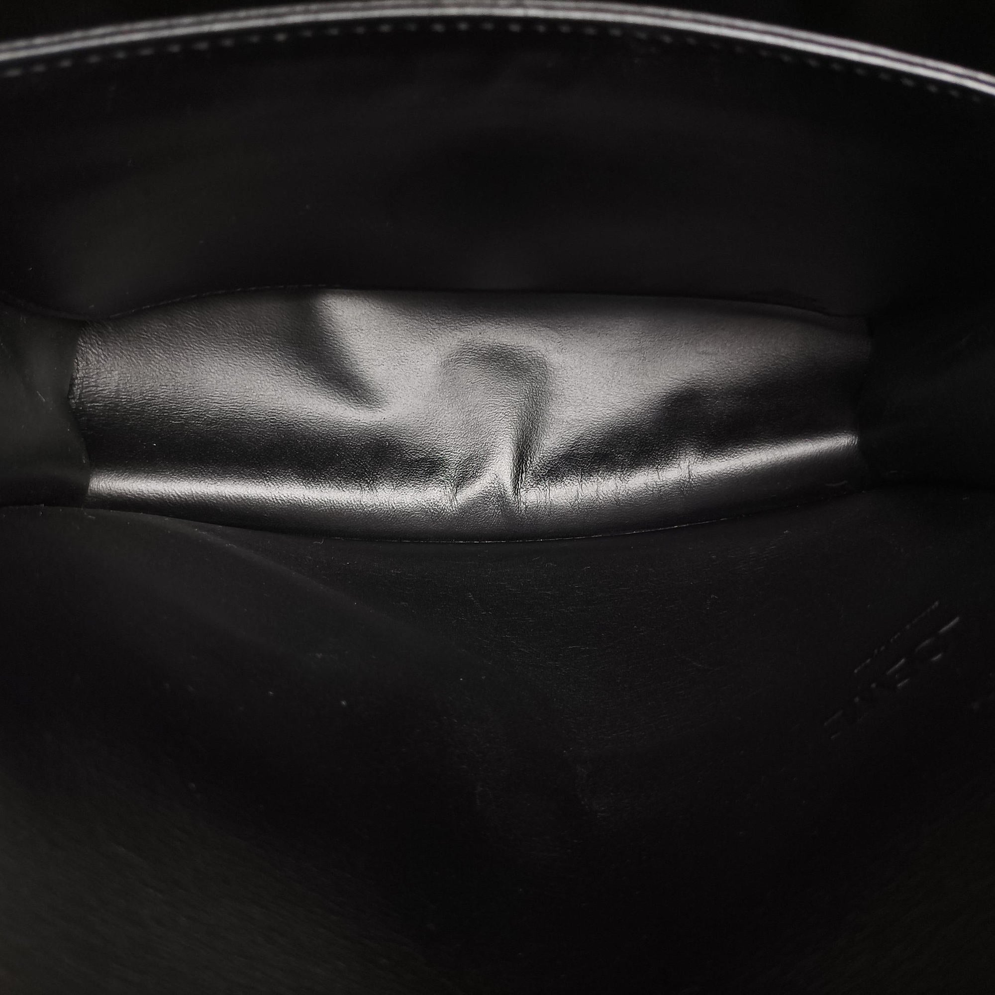 Secondhand Loewe Barcelona Black Leather  shoulderbag | stylenewstar