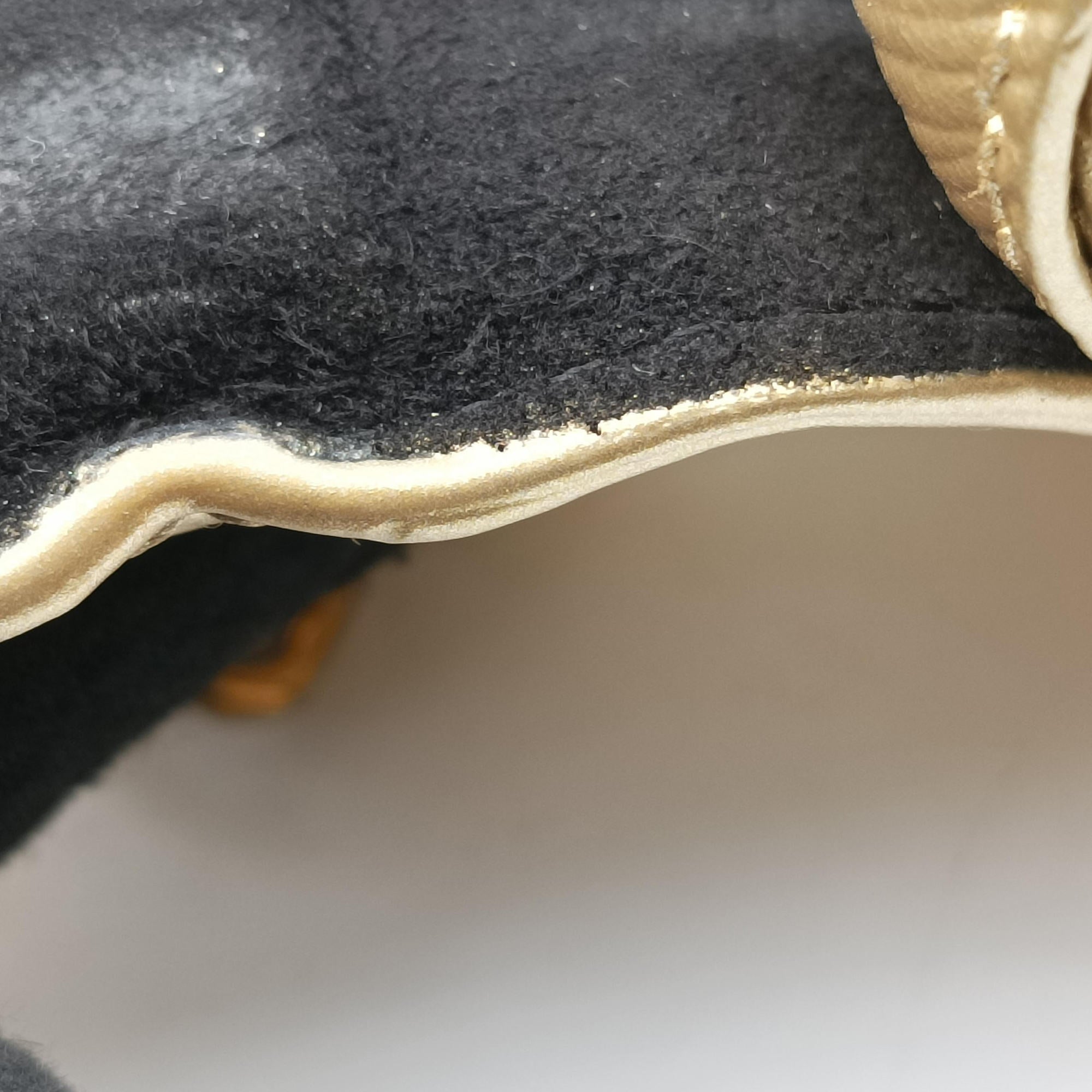 Pre-owned Louis Vuitton TwistPM golden Epi M50524 shoulderbag | stylenewstar