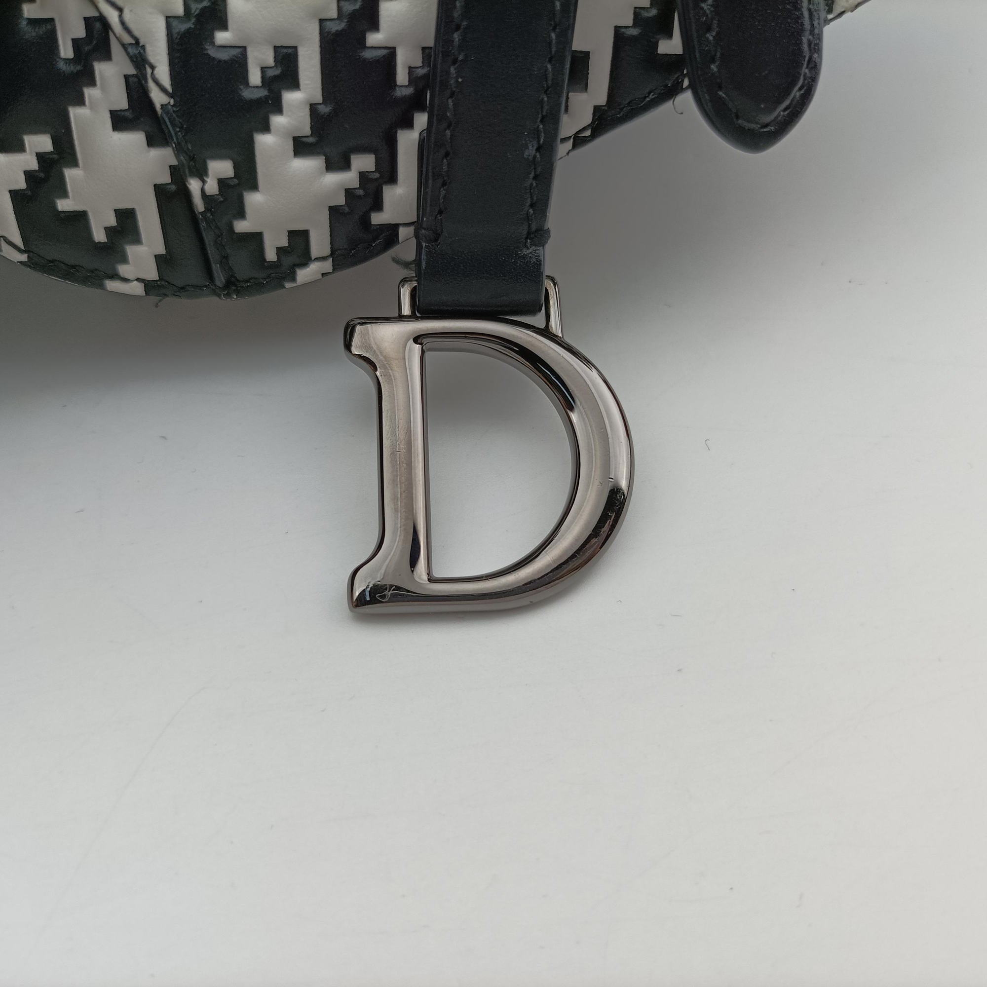 Secondhand Christian Dior Saddle White × Black Jacquard  shoulderbag | stylenewstar