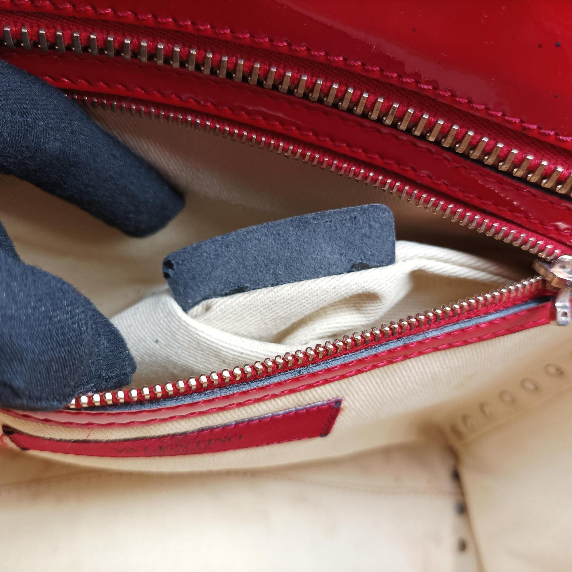 Secondhand Valentino Rockstud Red Patent Leather  shoulderbag | stylenewstar