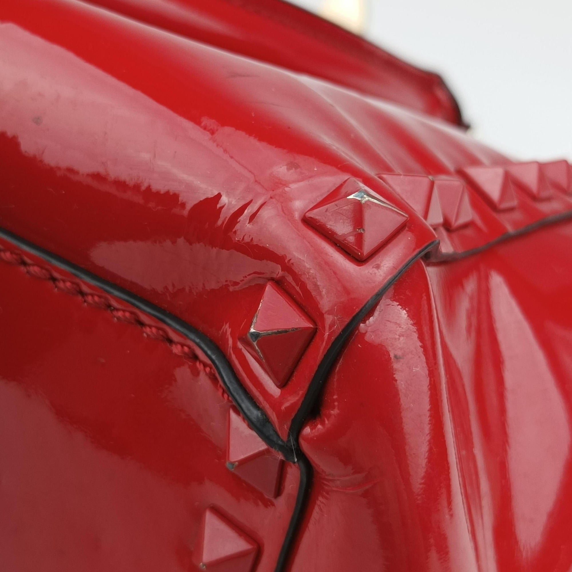 Secondhand Valentino Rockstud Red Patent Leather  shoulderbag | stylenewstar