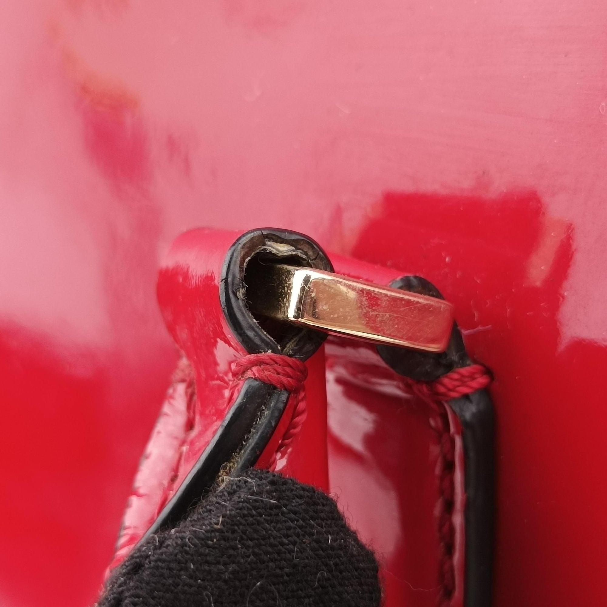 Secondhand Valentino Rockstud Red Patent Leather  shoulderbag | stylenewstar