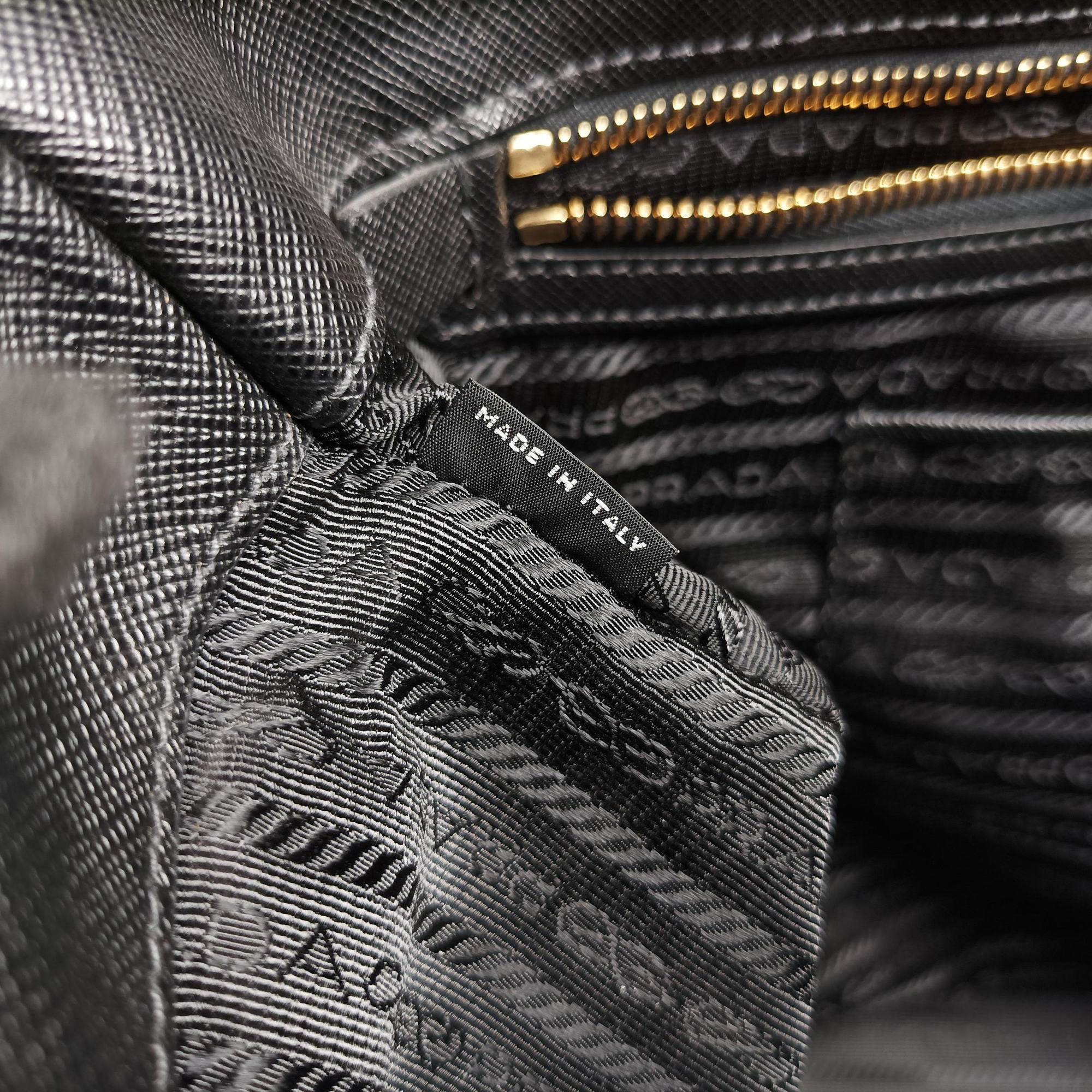 Secondhand Prada Galleria Black SAFFIANO Leather 1BA274 handbag | stylenewstar