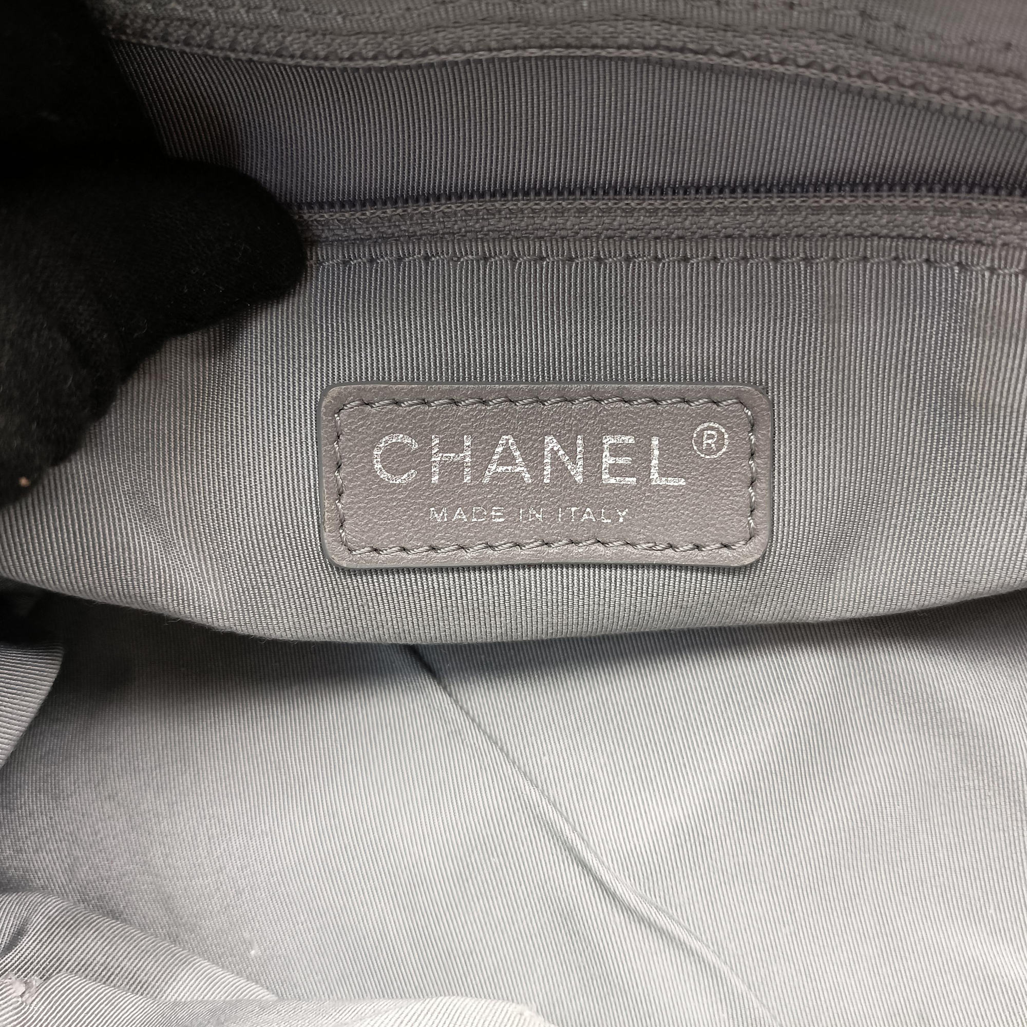 Pre-owned Chanel Matelasse Black Leather A47984 shoulderbag | stylenewstar