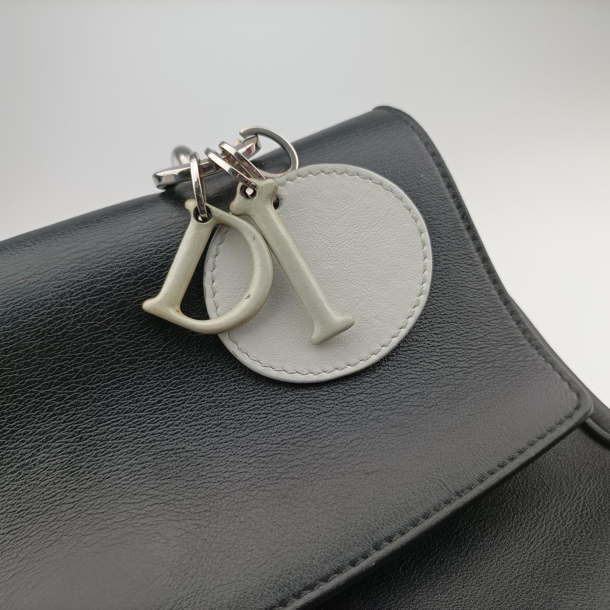 Pre-owned Christian Dior Be Dior Black Leather  shoulderbag | stylenewstar