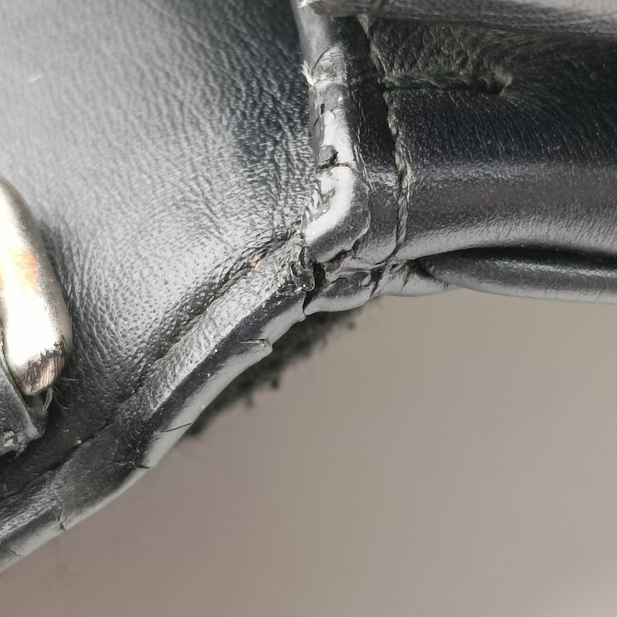 Pre-owned Christian Dior Be Dior Black Leather  shoulderbag | stylenewstar
