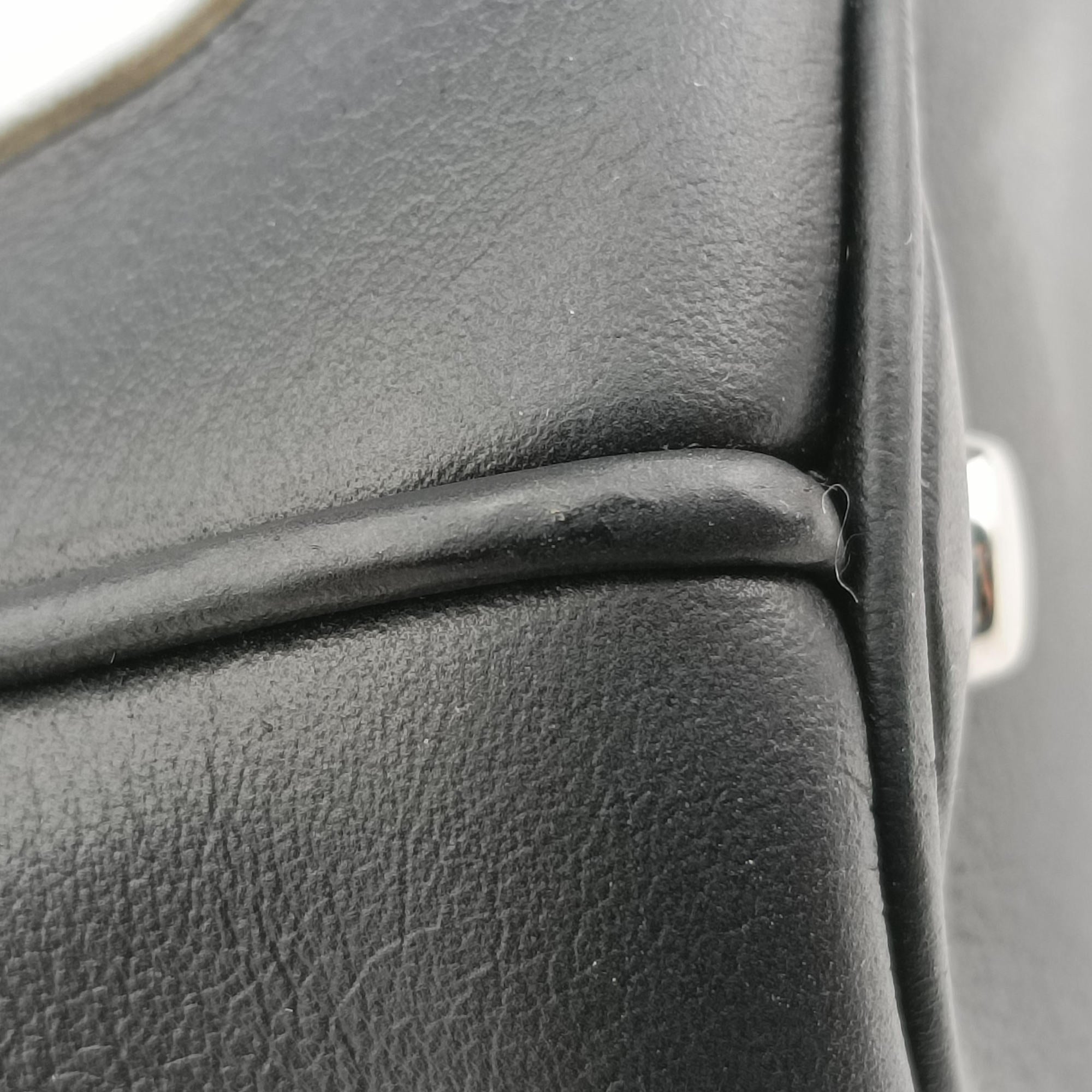 Pre-owned Christian Dior Be Dior Black Leather  shoulderbag | stylenewstar