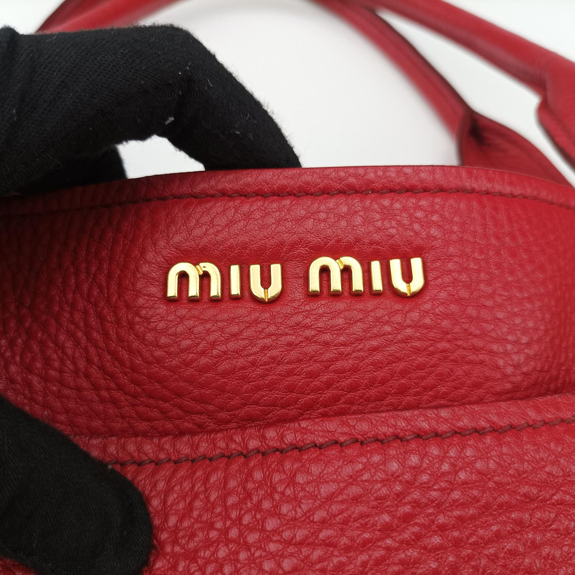 Secondhand Miu Miu Vitello Caribu Front Zip Pocket Tote Red Leather RN0908 handbag | stylenewstar