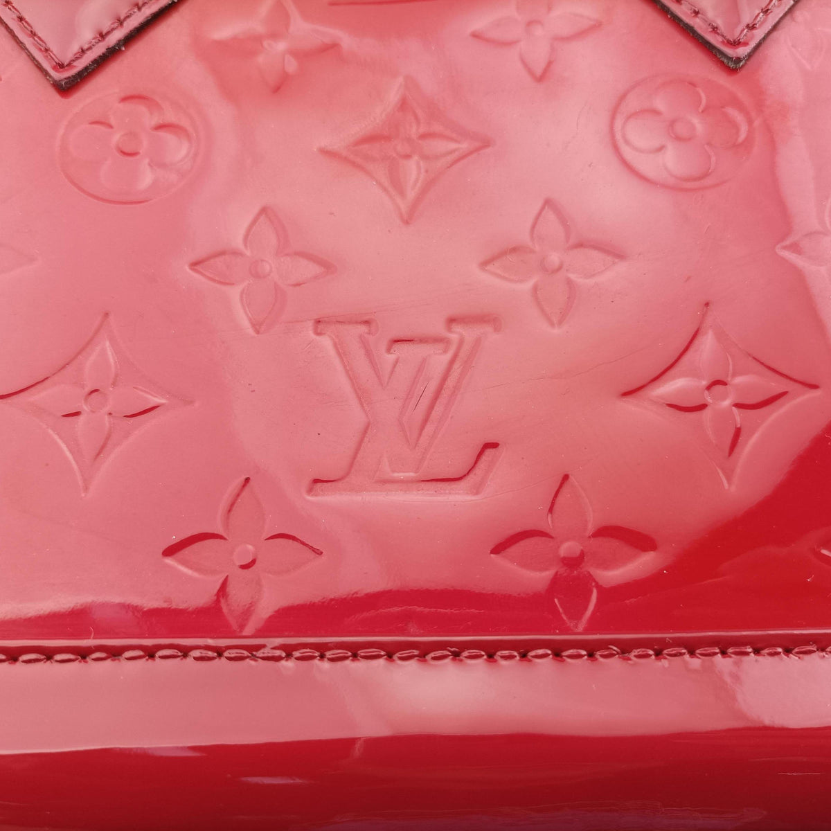 Pre-owned Louis Vuitton Alma BB pomme d'amour Vernis M90174 shoulderbag | stylenewstar
