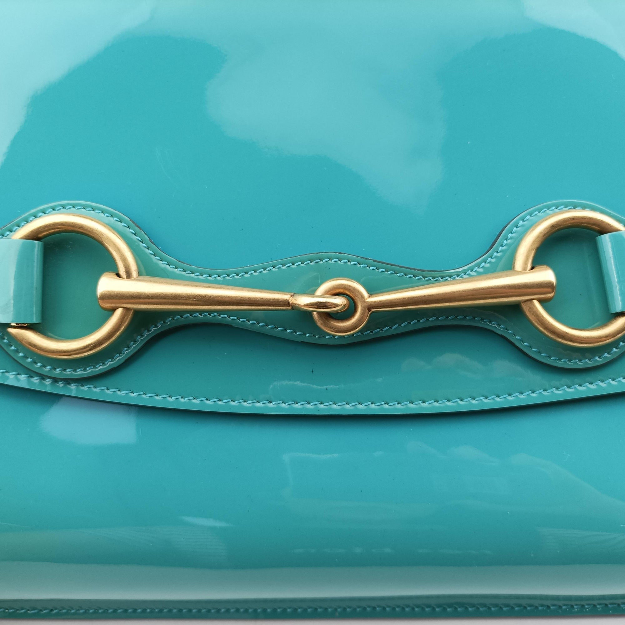 Pre-owned Gucci Bright Bit Blue Patent Leather 317633 shoulderbag | stylenewstar