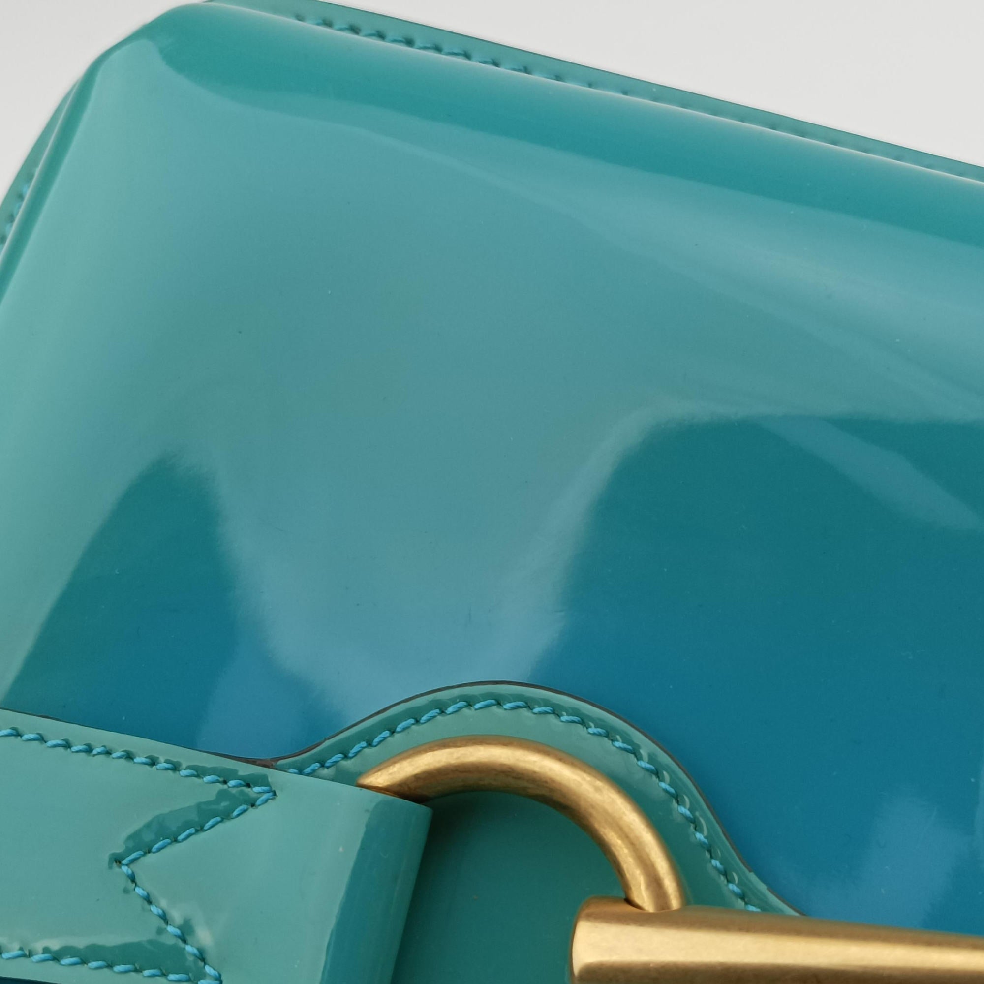 Pre-owned Gucci Bright Bit Blue Patent Leather 317633 shoulderbag | stylenewstar