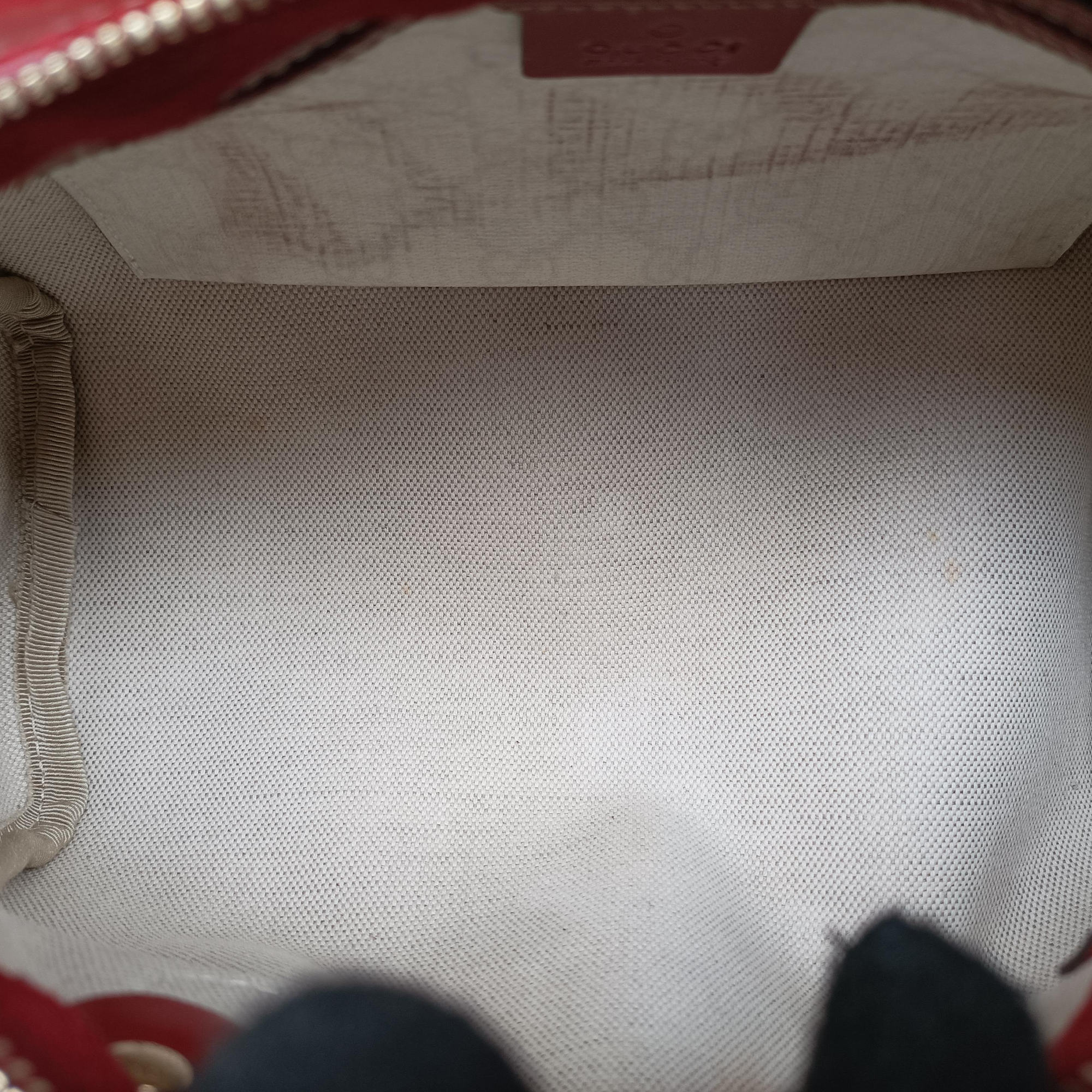 Pre-owned Gucci GG Supreme Tattoo Print Heart Charm Joy White PVC coated canvas 190257 handbag | stylenewstar