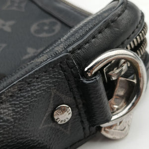 Pre-owned Louis Vuitton Trio Messenger Gris Monogram Shadow M46603 shoulderbag | stylenewstar