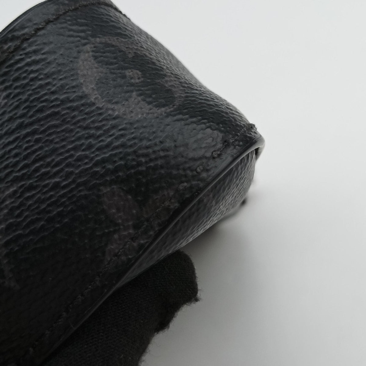 Pre-owned Louis Vuitton Trio Messenger Gris Monogram Shadow M46603 shoulderbag | stylenewstar