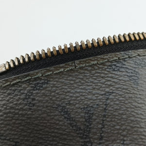 Pre-owned Louis Vuitton Trio Messenger Gris Monogram Shadow M46603 shoulderbag | stylenewstar